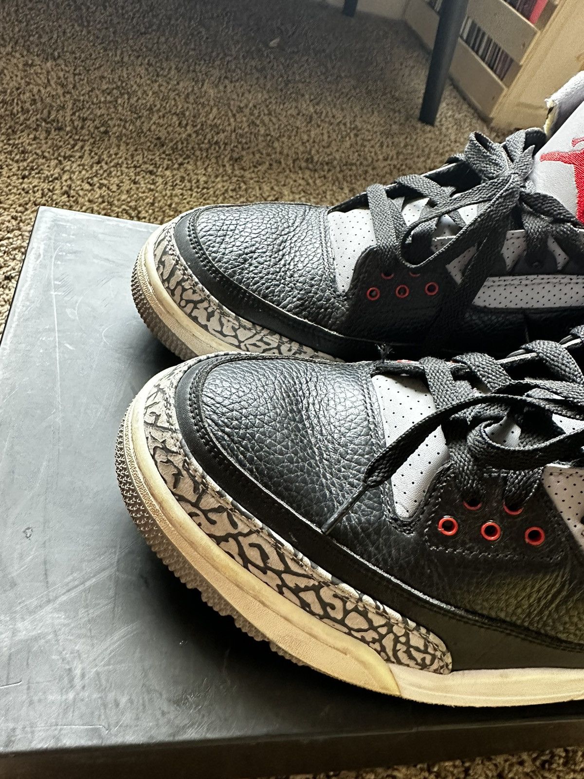 Jordan Brand 2018 Air Jordan 3 Retro OG Size US 13 / EU 46 - 11 Thumbnail