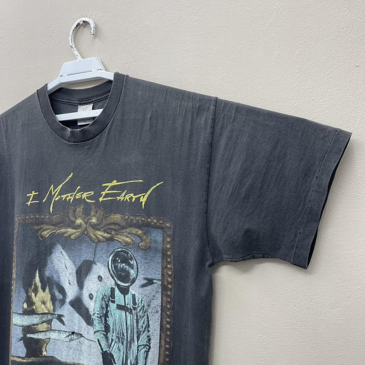 Band Tees Vintage 90s I Mother Earth Band T-Shirt Xlarge True Vintage Size US XL / EU 56 / 4 - 4 Thumbnail