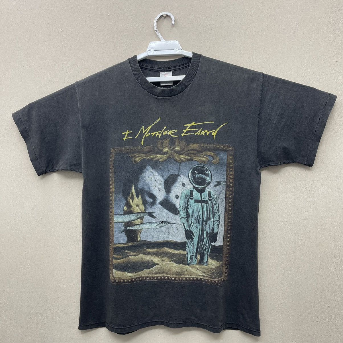 Band Tees Vintage 90s I Mother Earth Band T-Shirt Xlarge True Vintage Size US XL / EU 56 / 4 - 1 Thumbnail