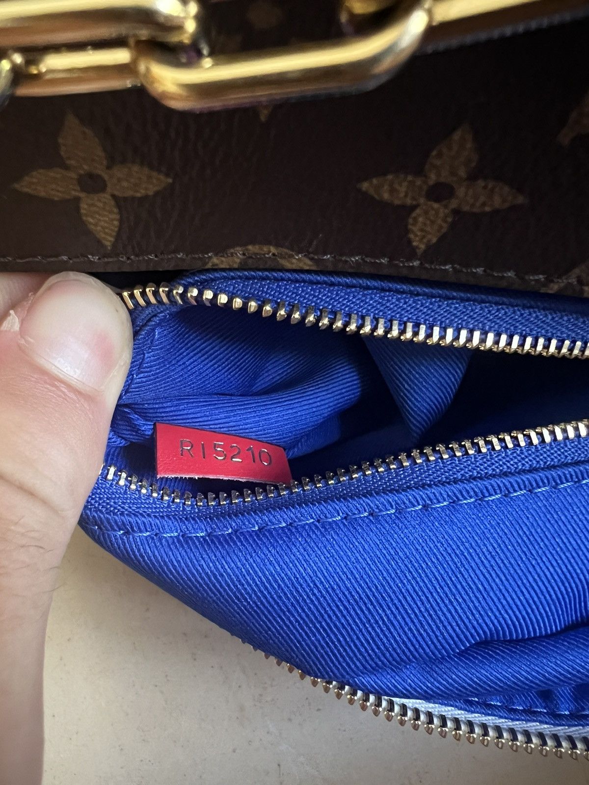 Louis Vuitton × NBA Louis Vuitton X NBA Cloakroom Dopp Kit Monogram Size ONE SIZE - 13 Thumbnail