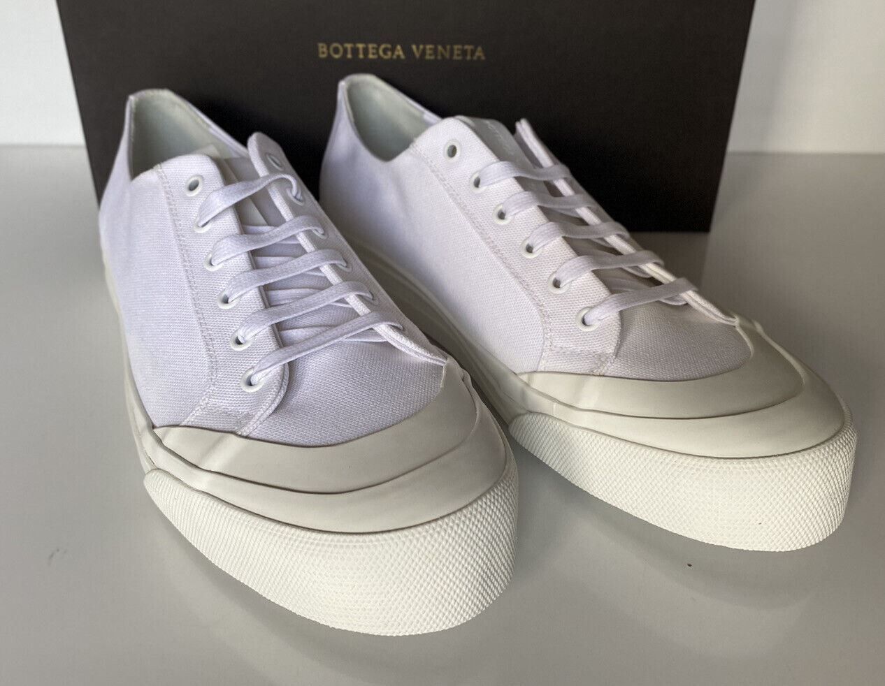 o1bs11s0623 Sneakers in White