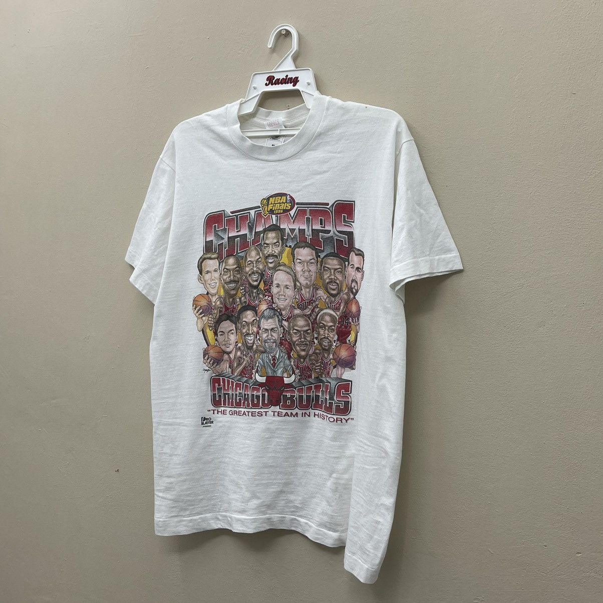 NBA Vintage Chicago Bulls Team Caricatures Tee Shirt Size US L / EU 52-54 / 3 - 7 Thumbnail