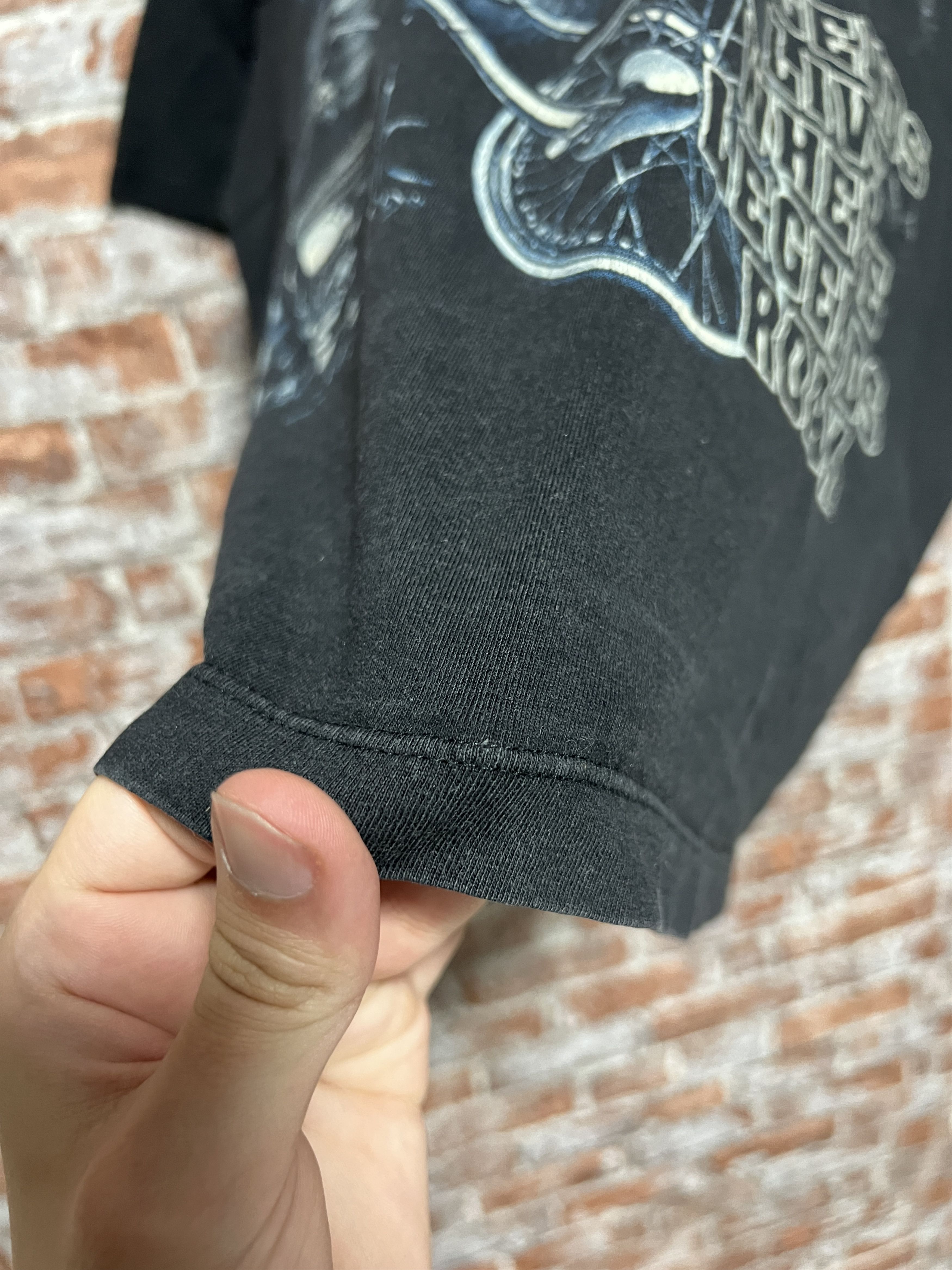 Vintage Vintage 2000s Legends Live Biker Wolf Graphic T-shirt Size US L / EU 52-54 / 3 - 11 Thumbnail