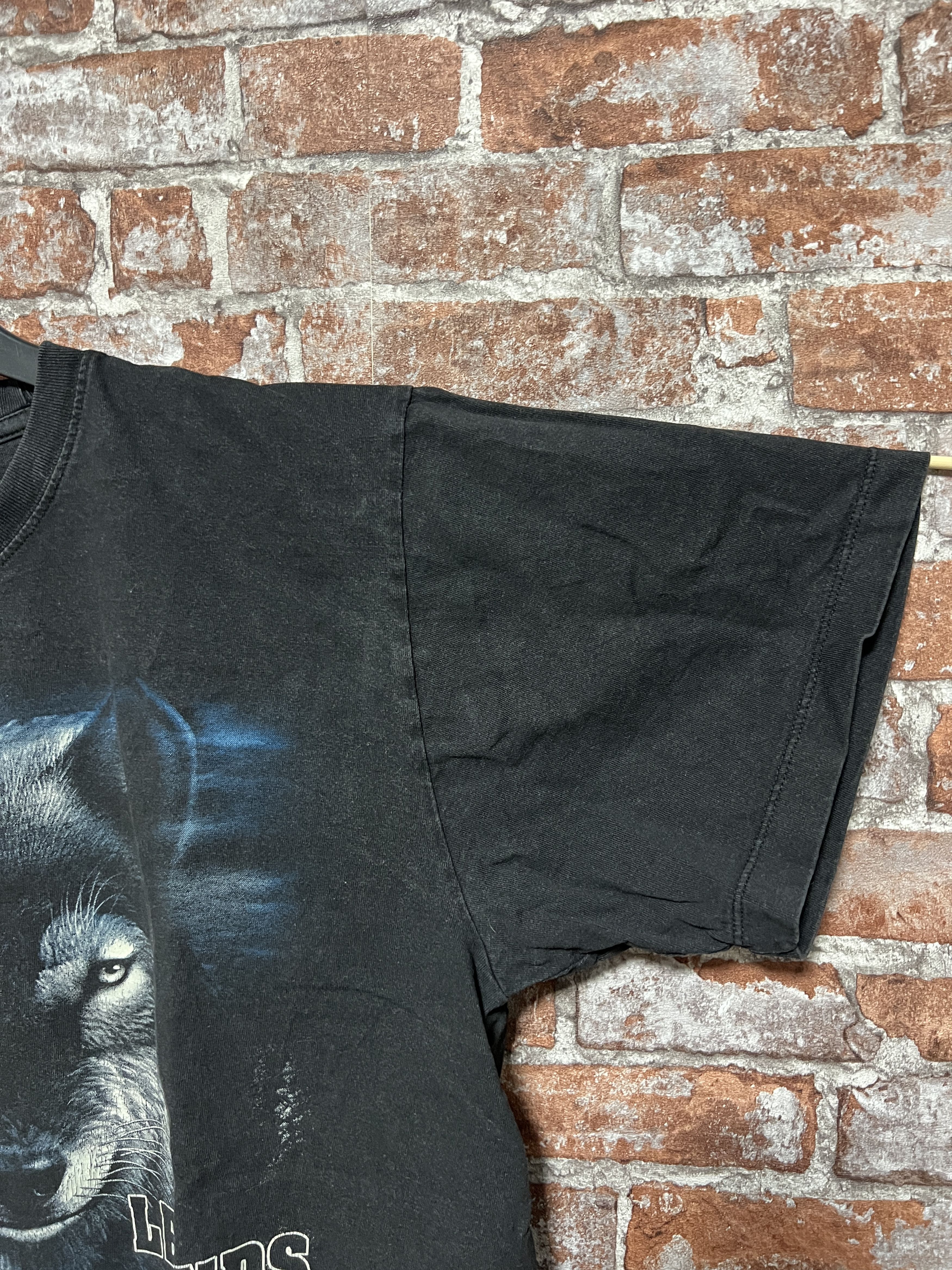 Vintage Vintage 2000s Legends Live Biker Wolf Graphic T-shirt Size US L / EU 52-54 / 3 - 5 Thumbnail
