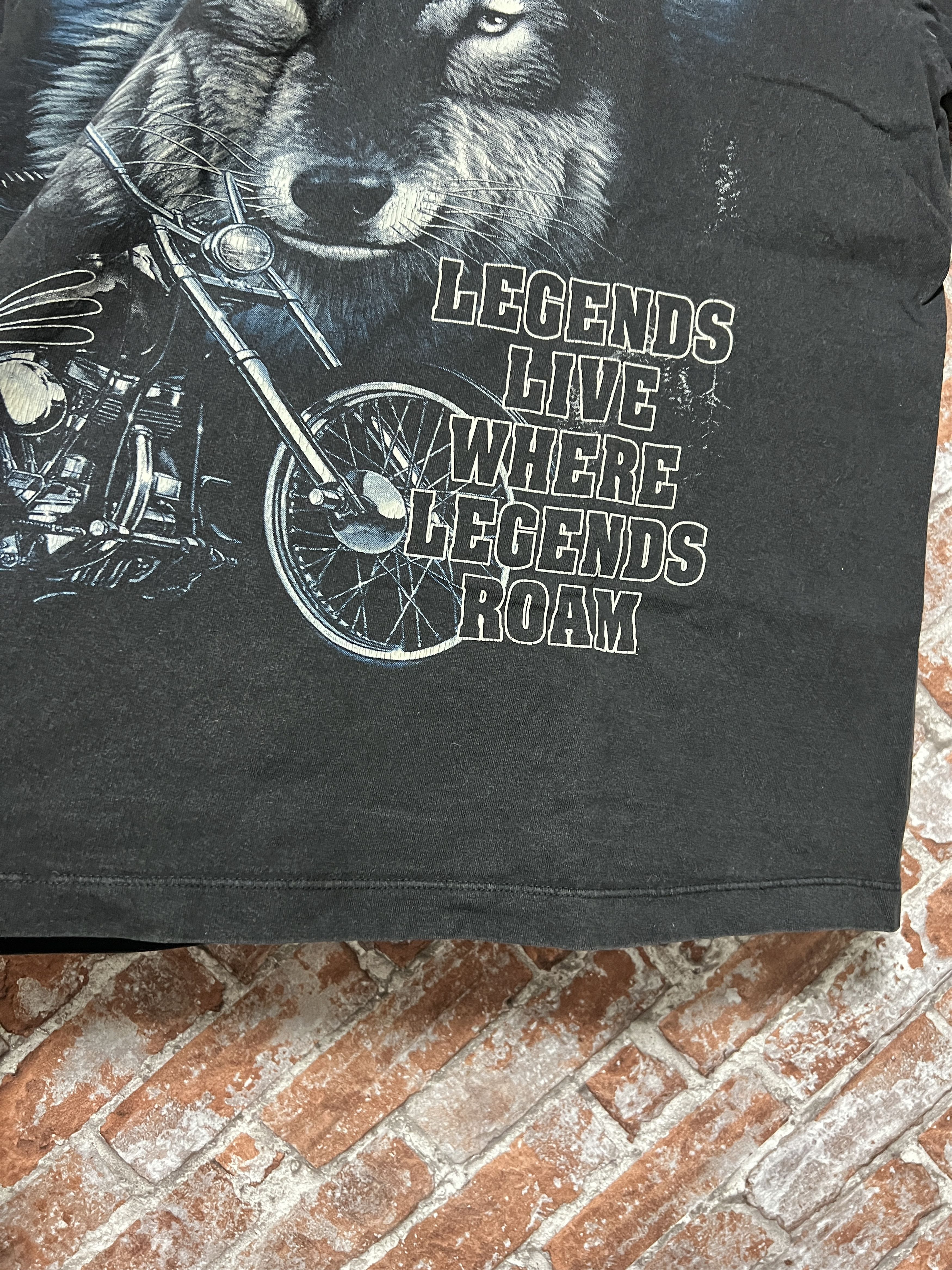 Vintage Vintage 2000s Legends Live Biker Wolf Graphic T-shirt Size US L / EU 52-54 / 3 - 10 Thumbnail