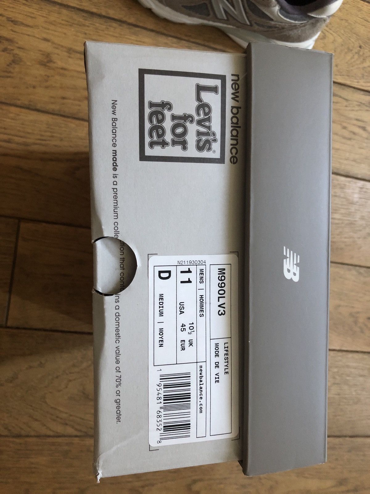 Levi's × New Balance New balance 990V3 x Levi’s Size US 11 / EU 44 - 10 Thumbnail