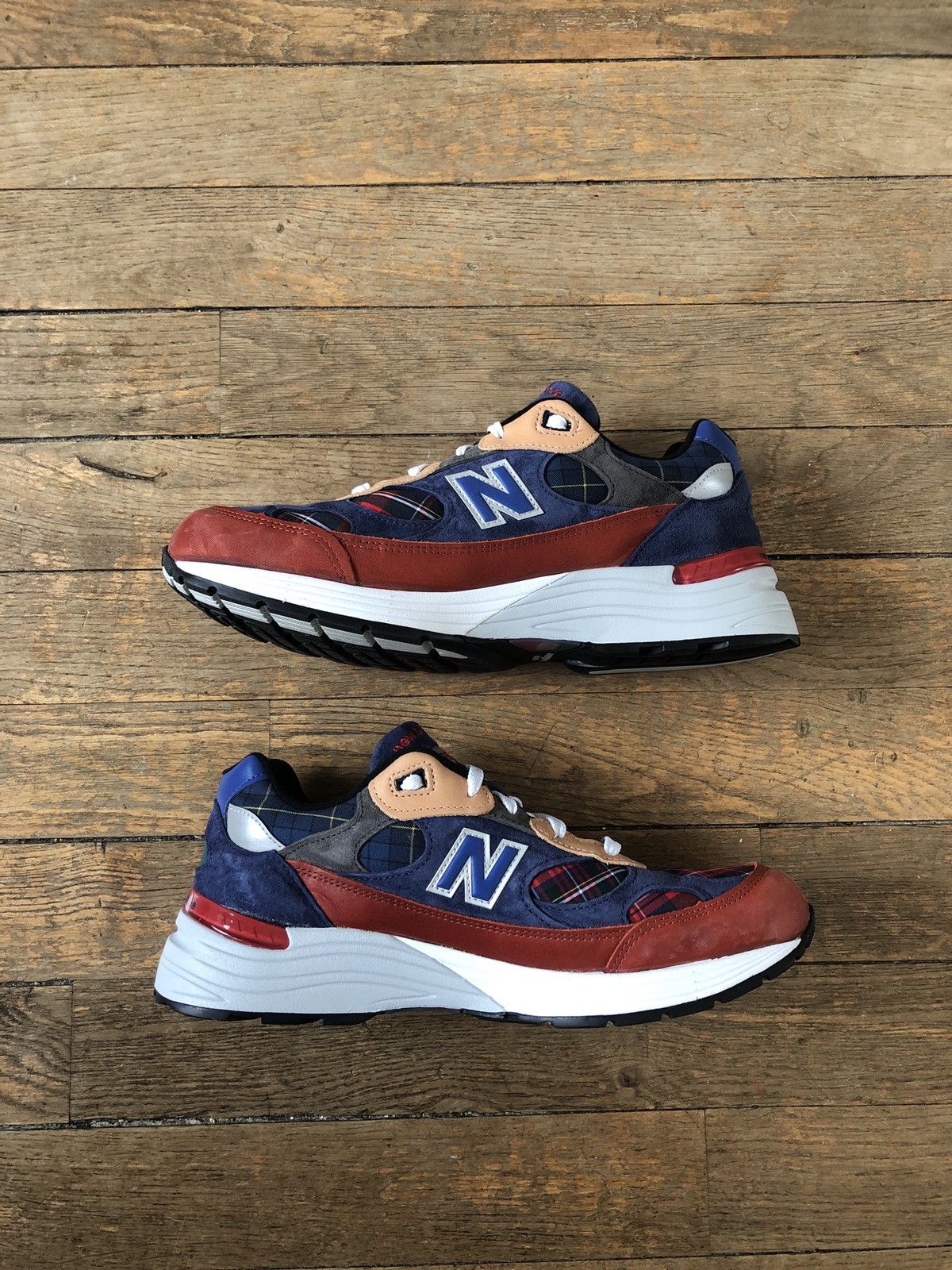 New Balance New balance 992 tartan Size US 11 / EU 44 - 2 Thumbnail