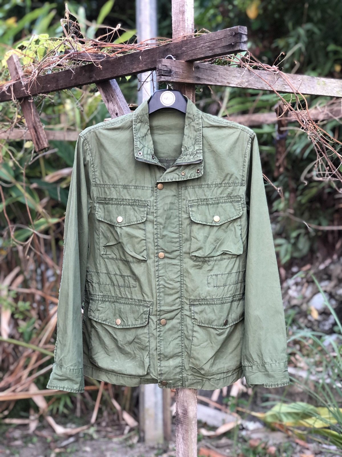 image of Uniqlo Military Zipper Jacket Style By Gu in Army Green, Men's (Size Small)