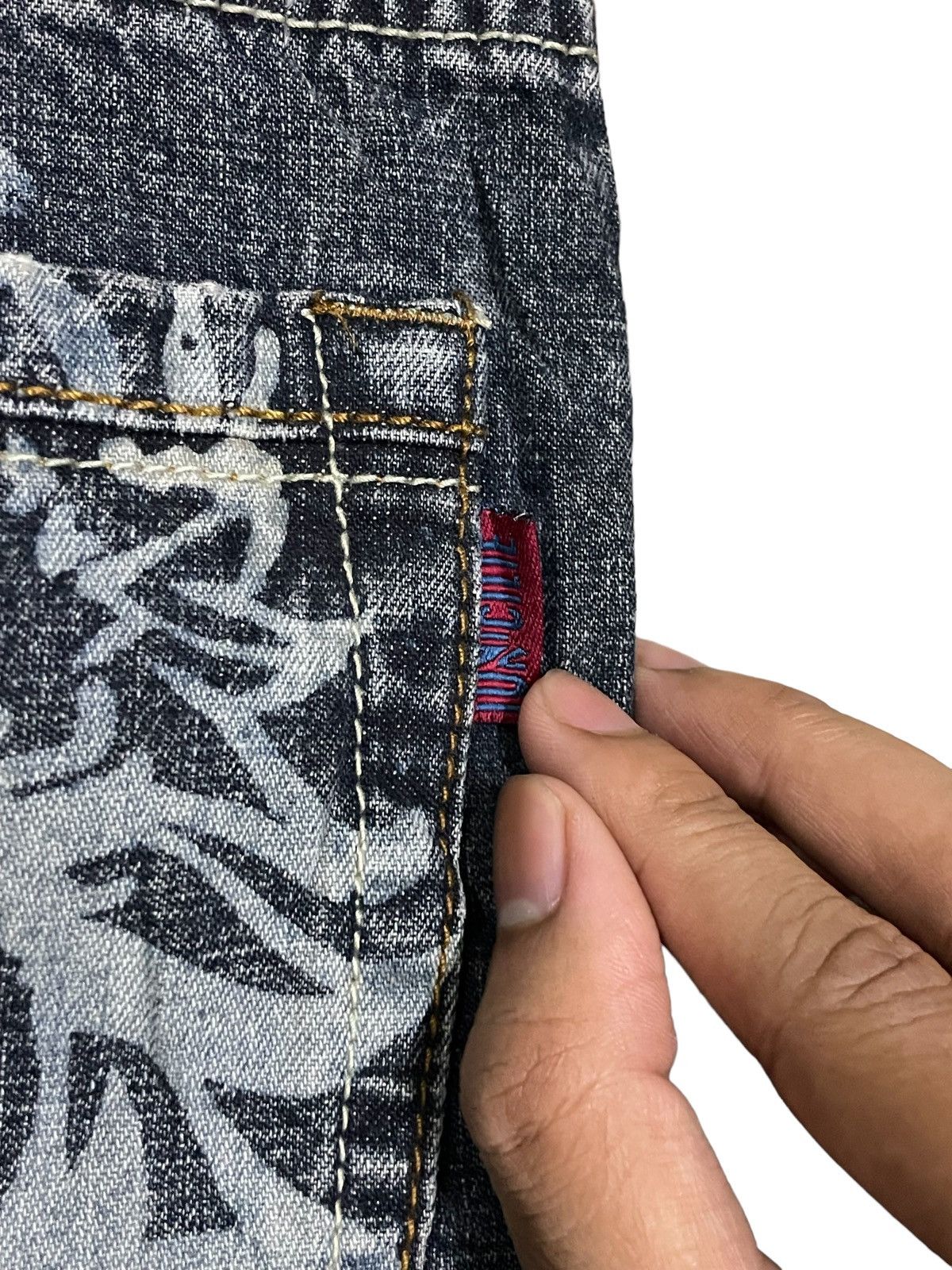 Japanese Brand Vintage Japanese Sukajan Dragon Design Distressed Jeans Size US 30 / EU 46 - 11 Thumbnail