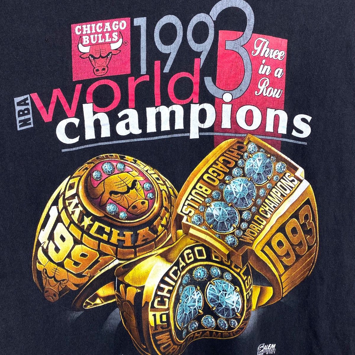 NBA × Vintage 1993 NBA WORLD CHAMPIONS CHICAGO BULLS THREE IN A ROW TEE Size US M / EU 48-50 / 2 - 4 Thumbnail