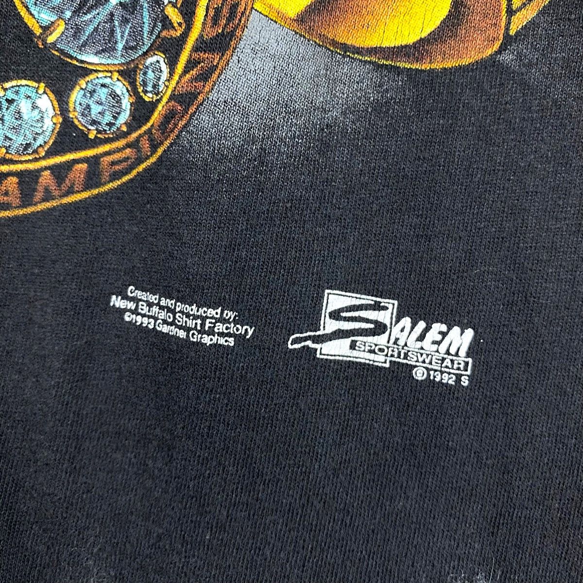 NBA × Vintage 1993 NBA WORLD CHAMPIONS CHICAGO BULLS THREE IN A ROW TEE Size US M / EU 48-50 / 2 - 6 Thumbnail