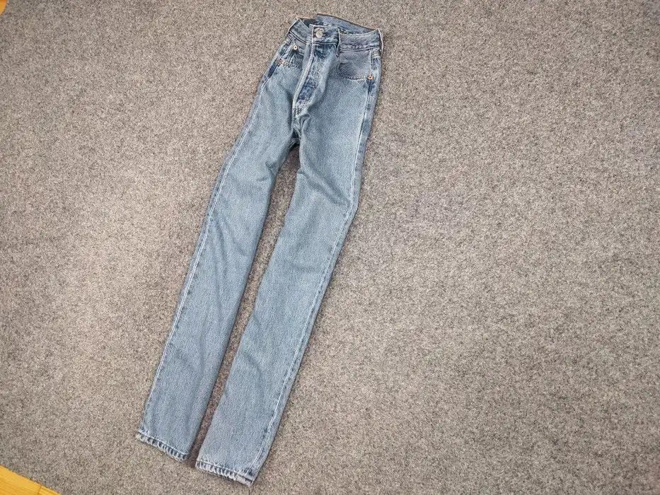 Vintage 90's levis 501 Classic Denim Jeans Style Made in USa