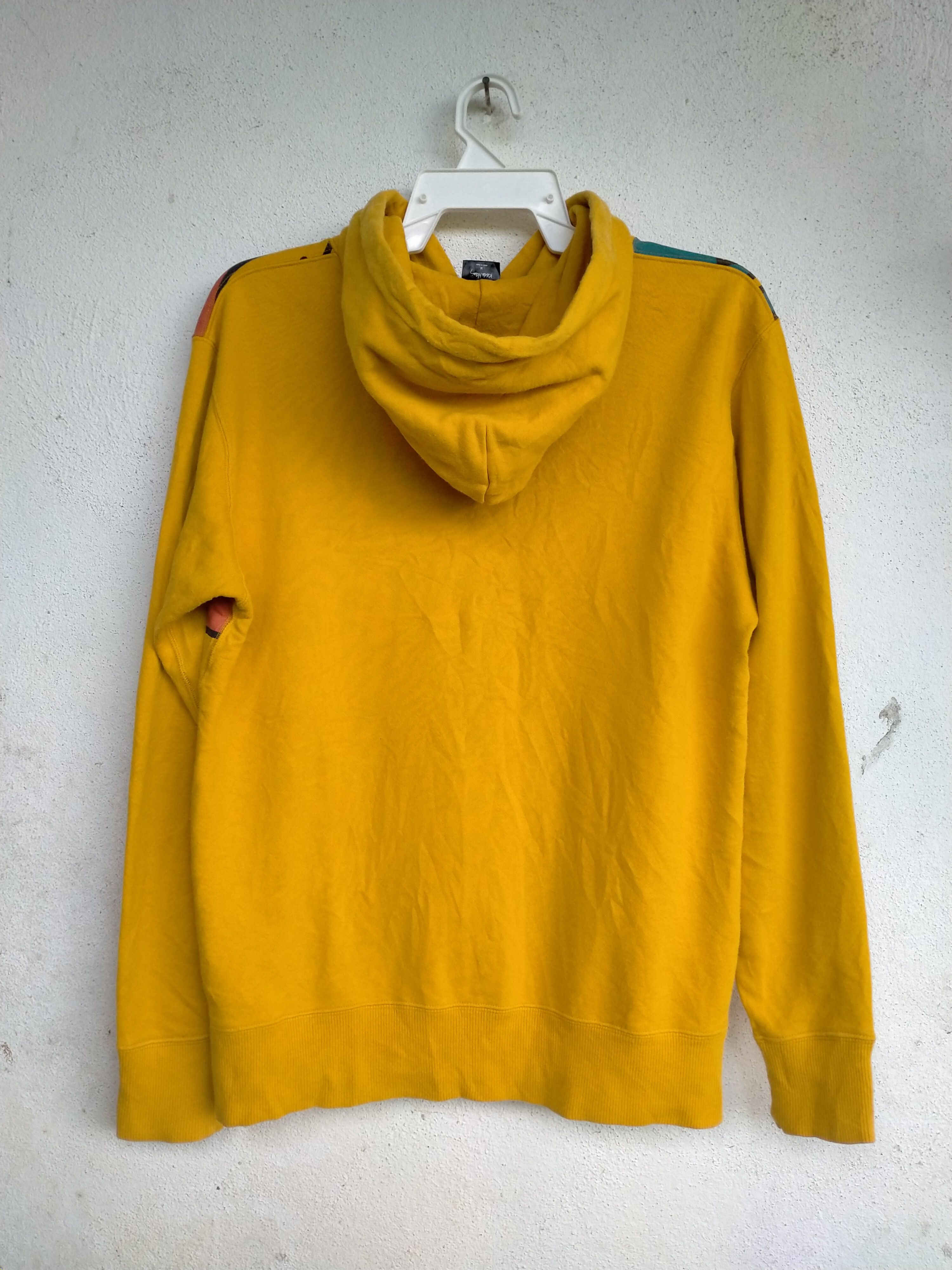 Japanese Brand × Keith Haring × Uniqlo Y2K Keith Haring American art X Uniqlo hoodie Size US M / EU 48-50 / 2 - 2 Thumbnail