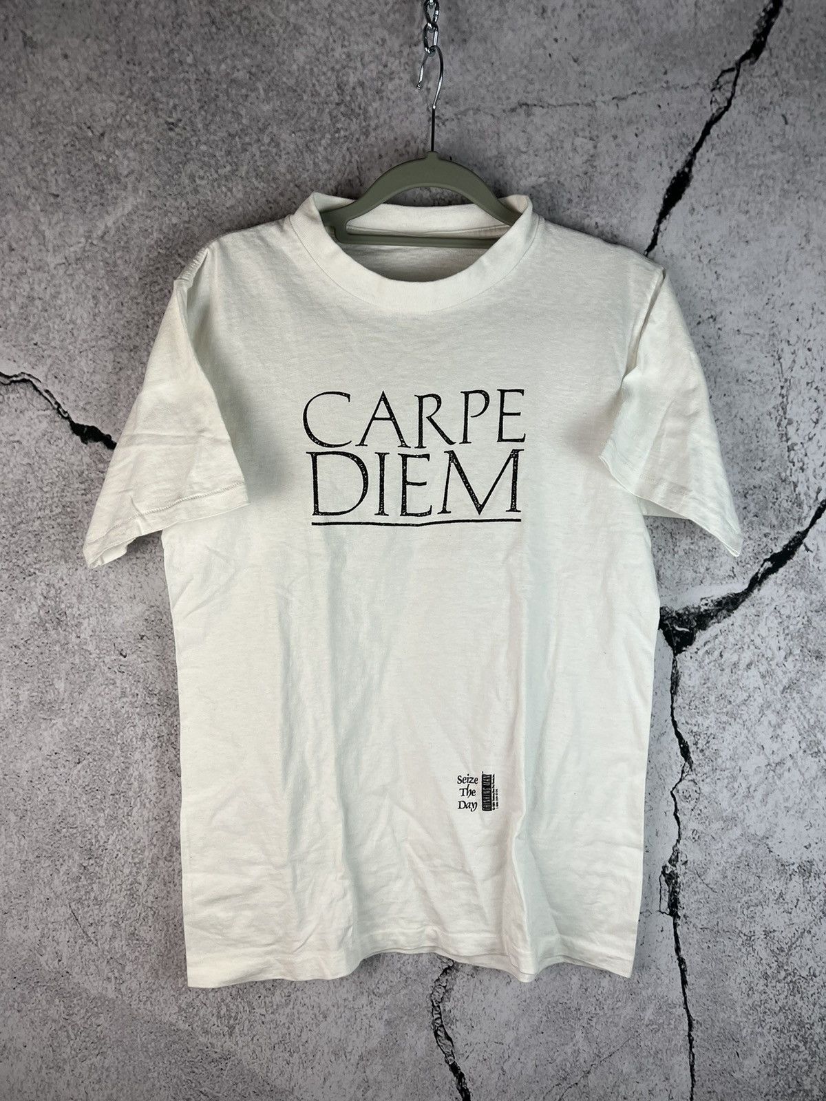 Vintage Vintage Carpe Diem thinking man 80s tshirt Size US L / EU 52-54 / 3 - 1 Thumbnail