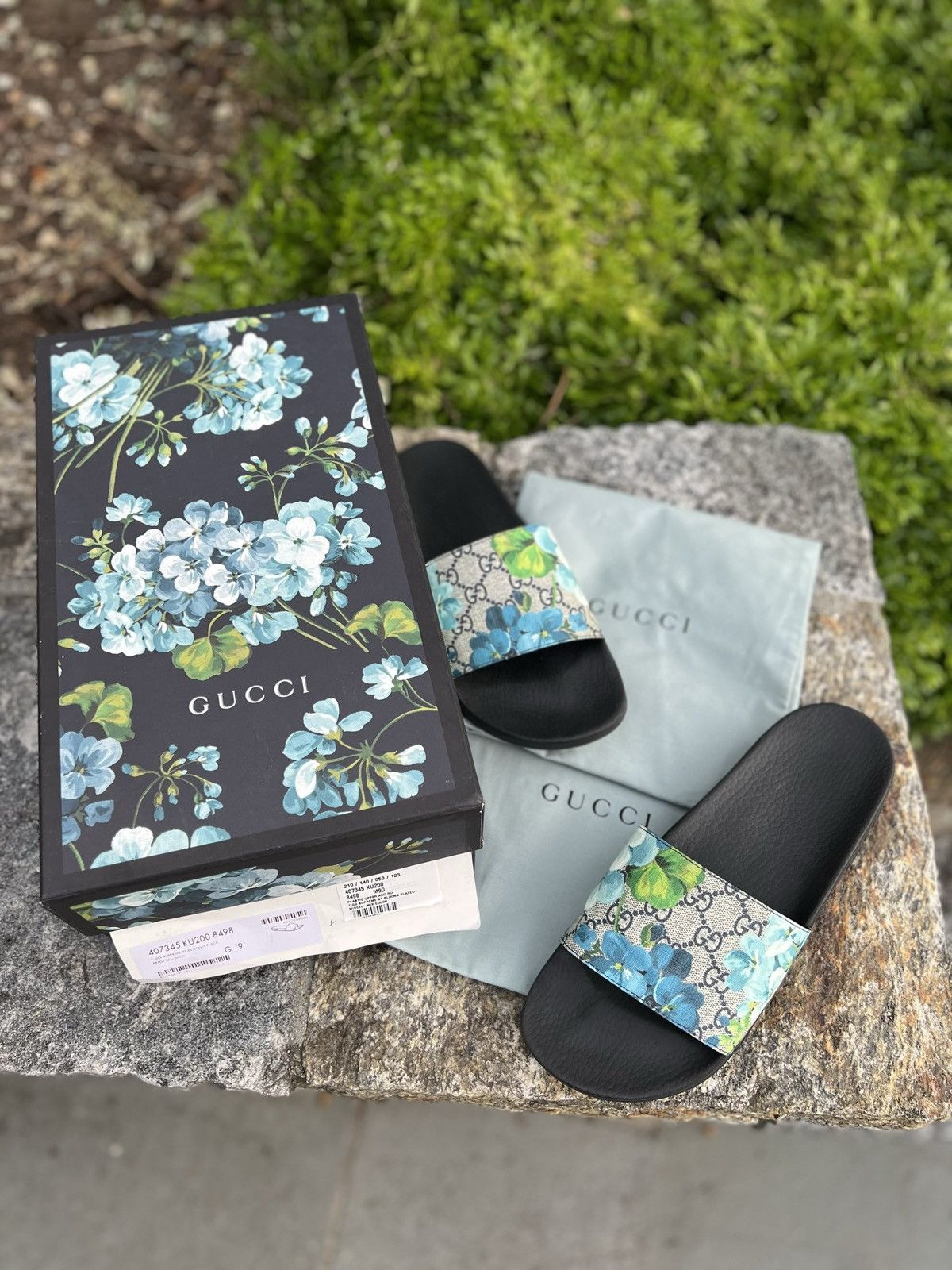 Gucci slides fashion with blue flowers