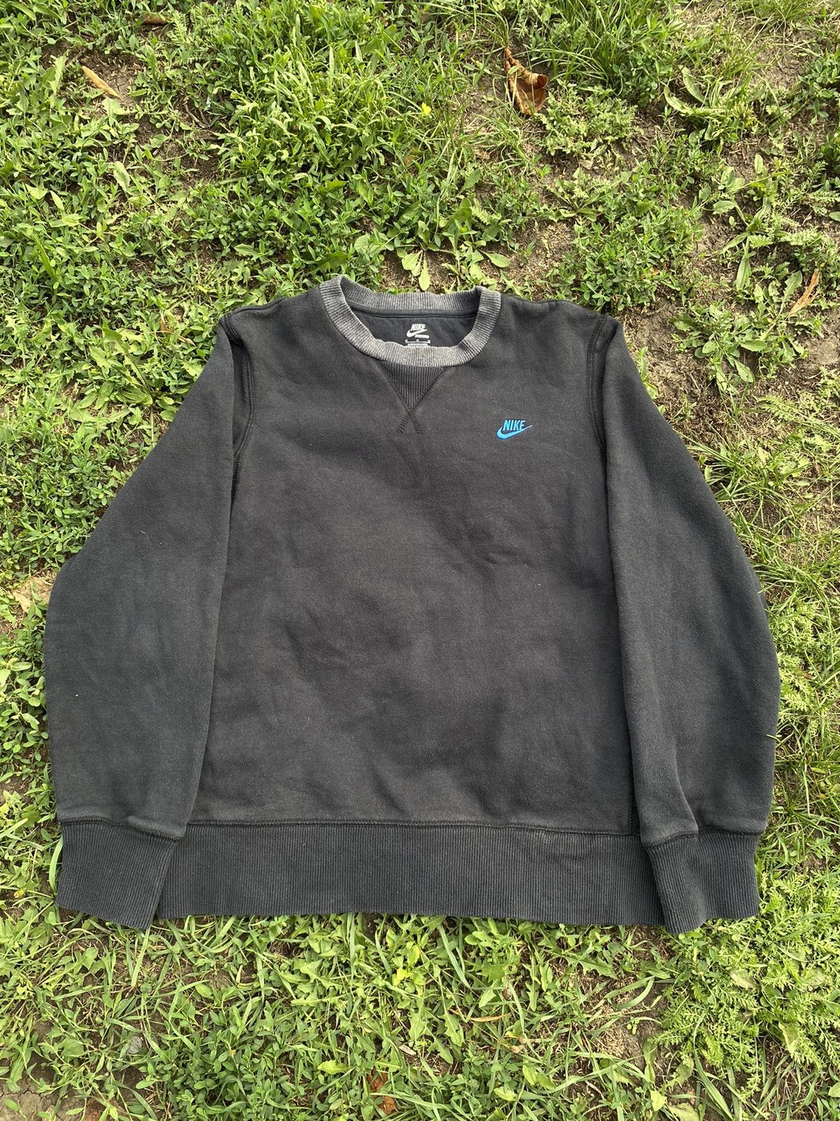 Nike Vintage Y2k Nike Sweatshirt streetwear style size M Size US M / EU 48-50 / 2 - 2 Thumbnail