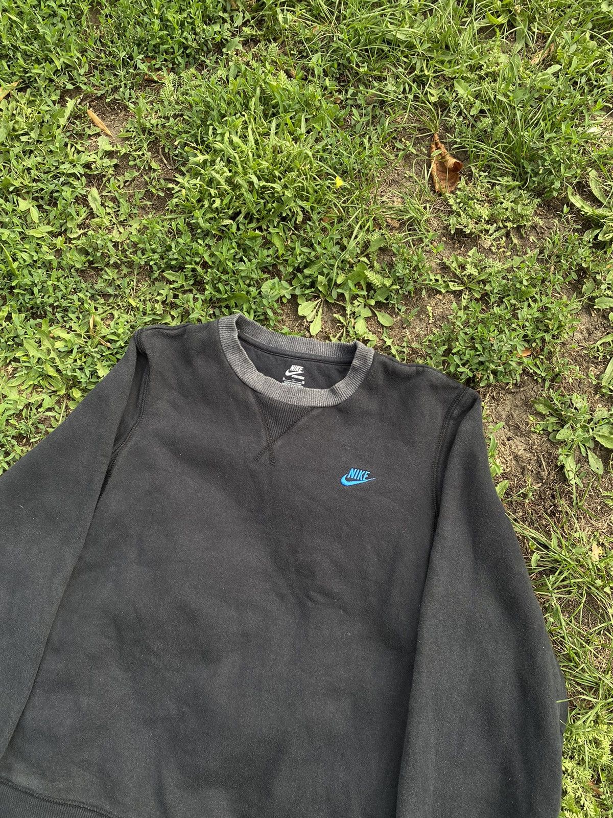 Nike Vintage Y2k Nike Sweatshirt streetwear style size M Size US M / EU 48-50 / 2 - 1 Thumbnail