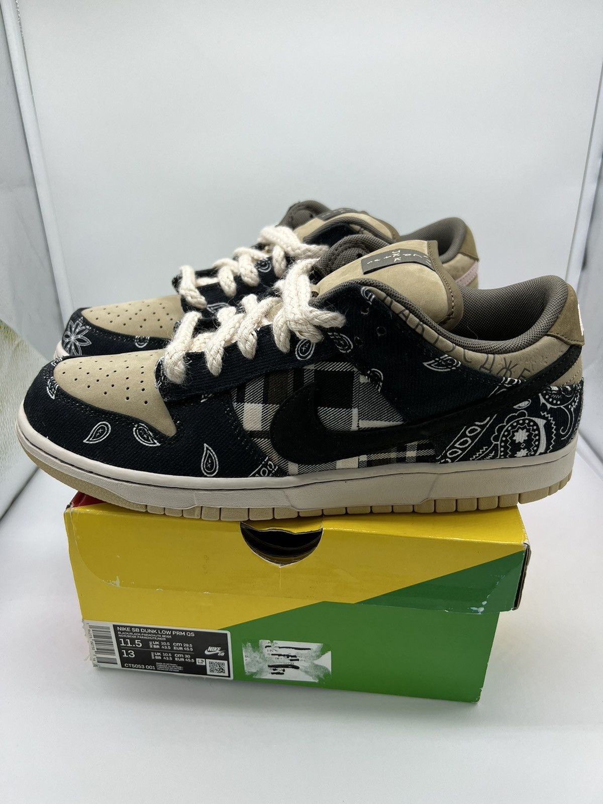 sb dunk x travis scott