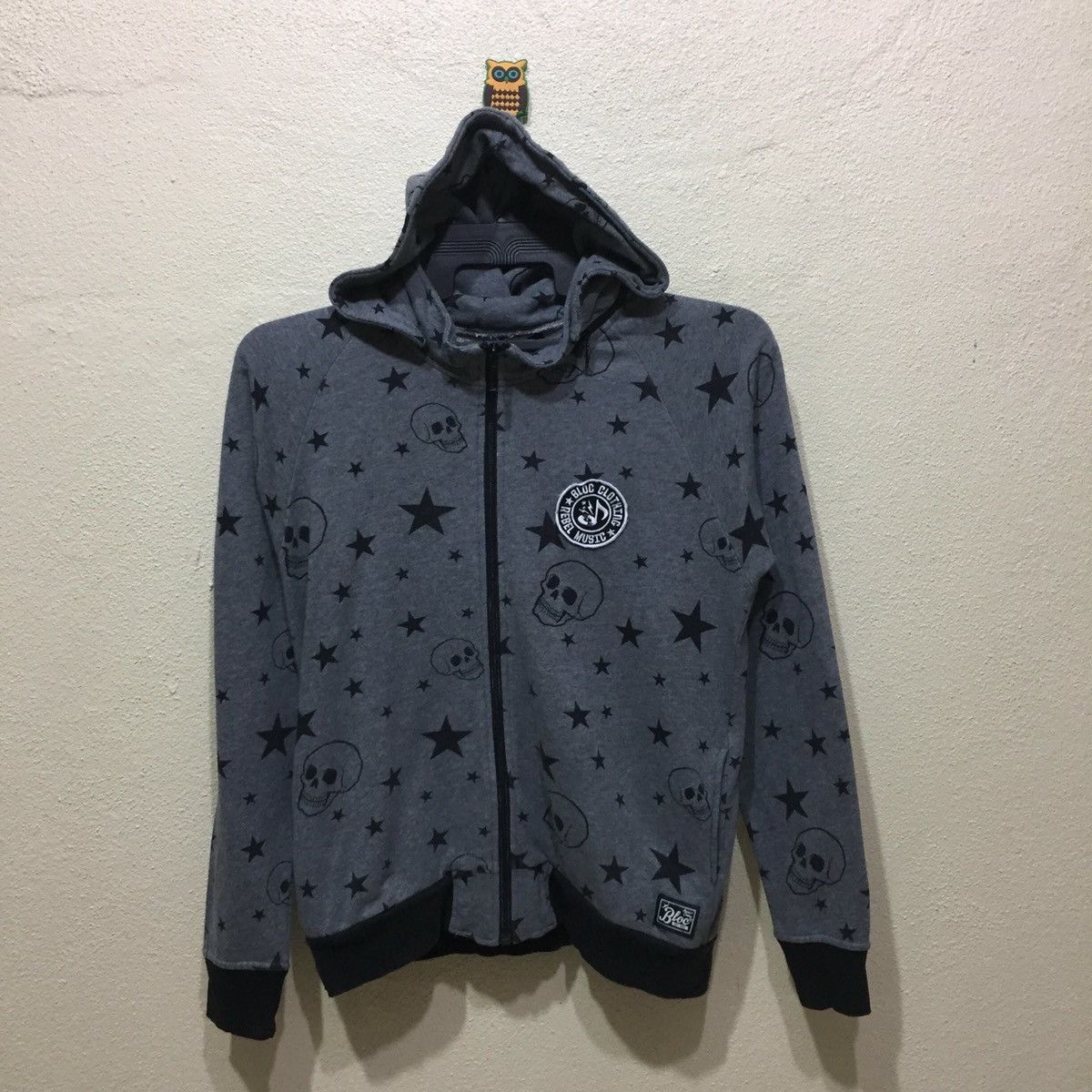 Japanese Brand BLOC Hoodie BLOC CLOTHING REBEL MUSIC spellout size 160 / S Size US S / EU 44-46 / 1 - 1 Thumbnail