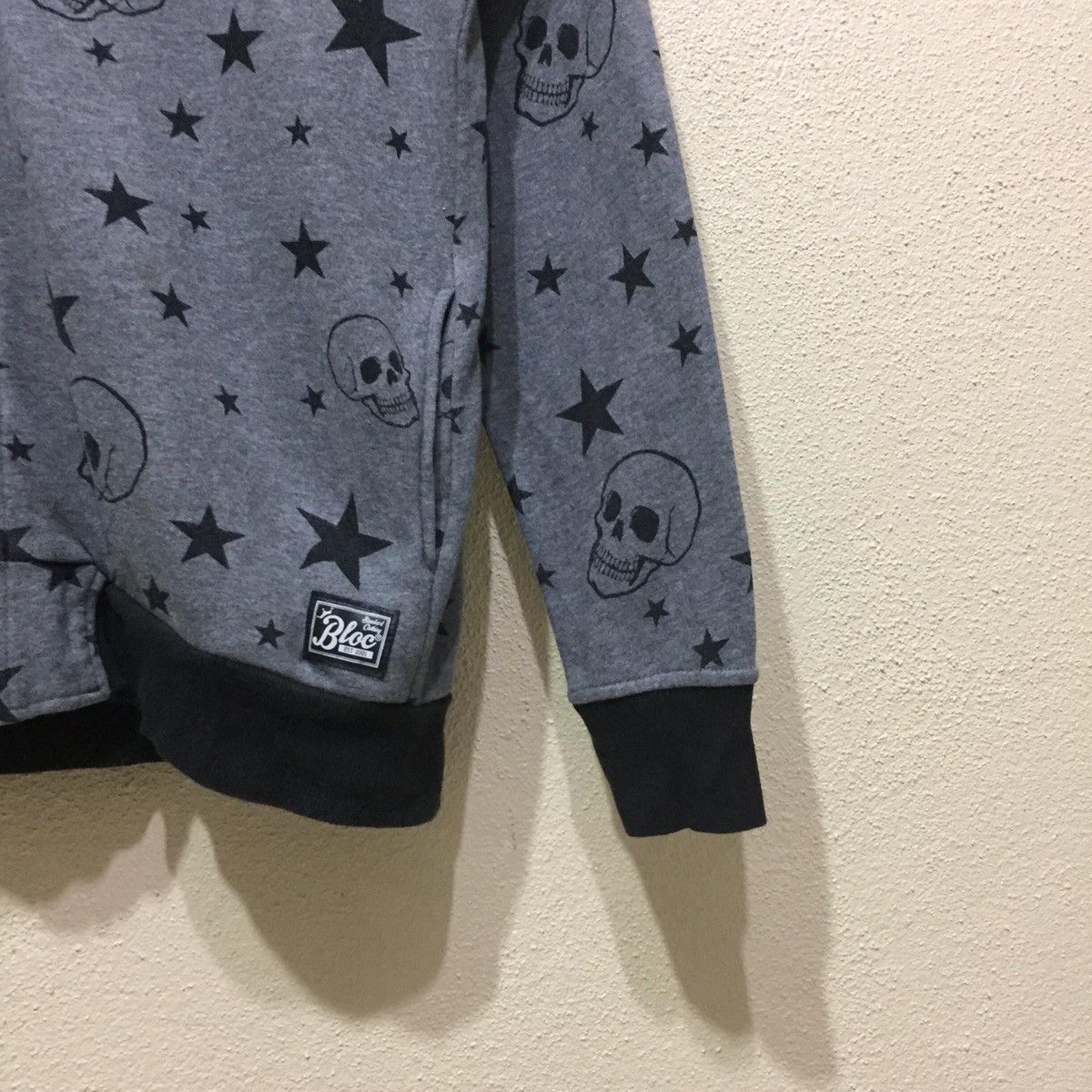 Japanese Brand BLOC Hoodie BLOC CLOTHING REBEL MUSIC spellout size 160 / S Size US S / EU 44-46 / 1 - 4 Thumbnail