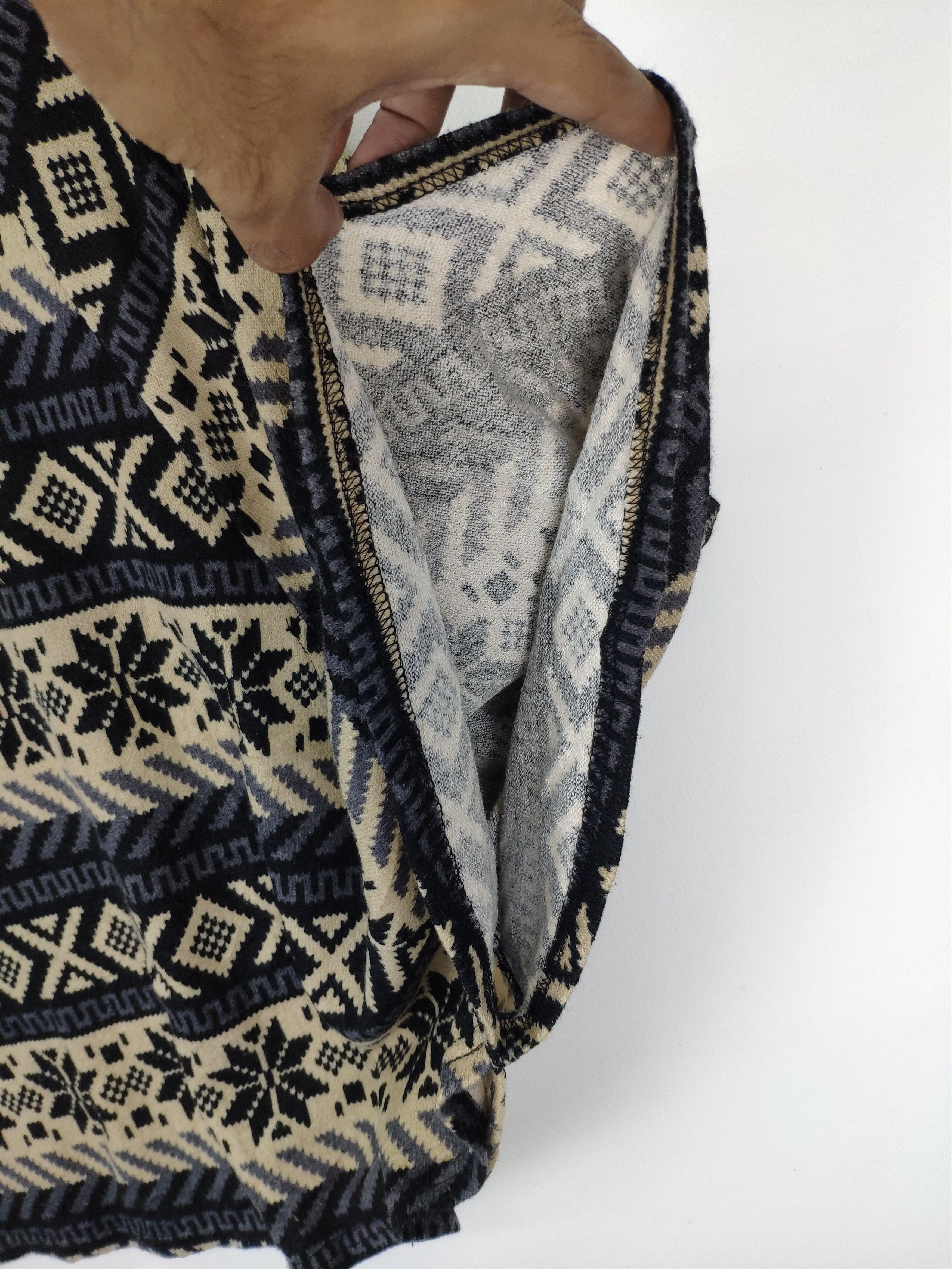 Aran Isles Knitwear × Japanese Brand Vintage Japanese Brand Poncho Native Style Size ONE SIZE - 4 Thumbnail