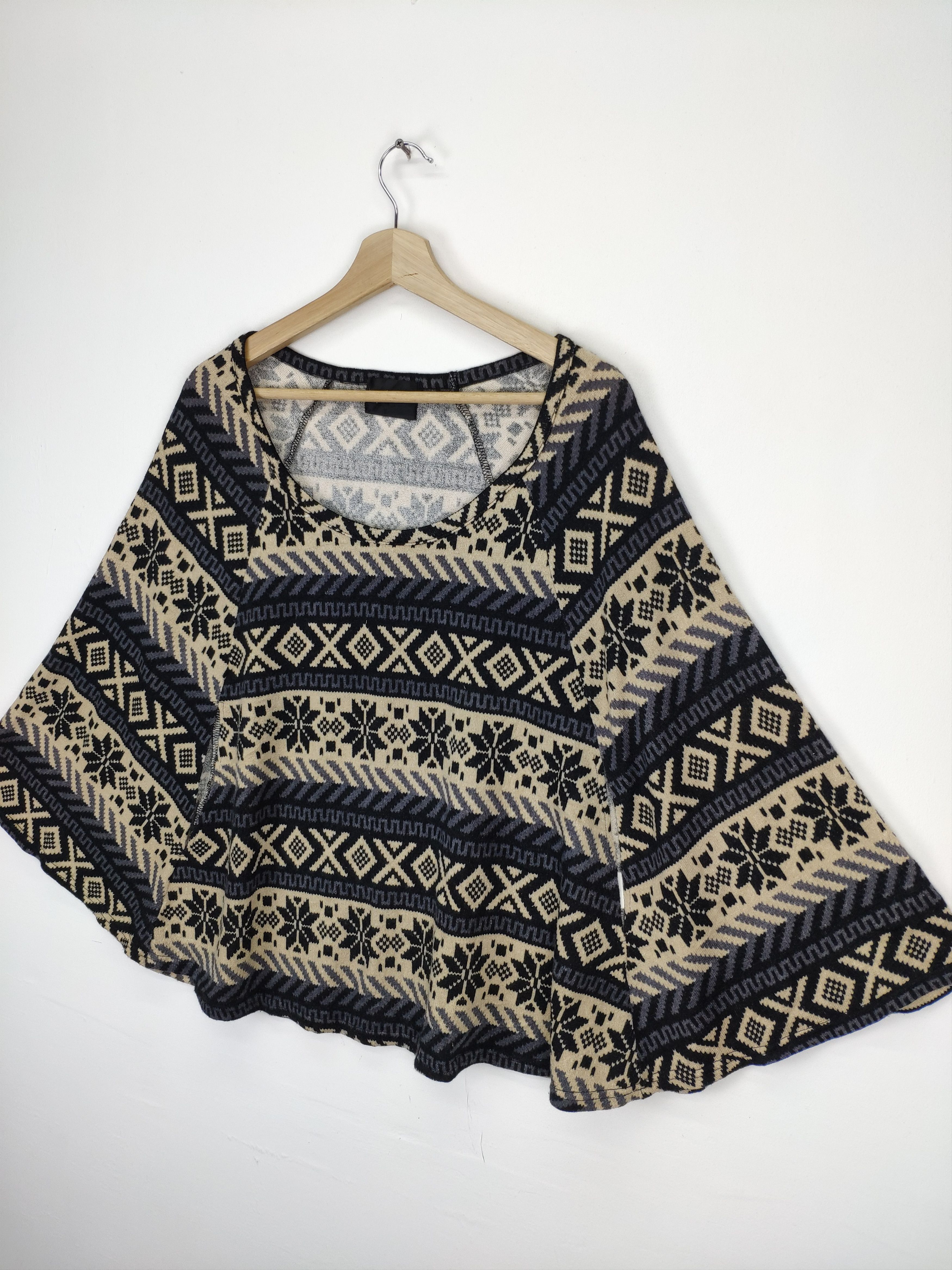 Aran Isles Knitwear × Japanese Brand Vintage Japanese Brand Poncho Native Style Size ONE SIZE - 2 Thumbnail