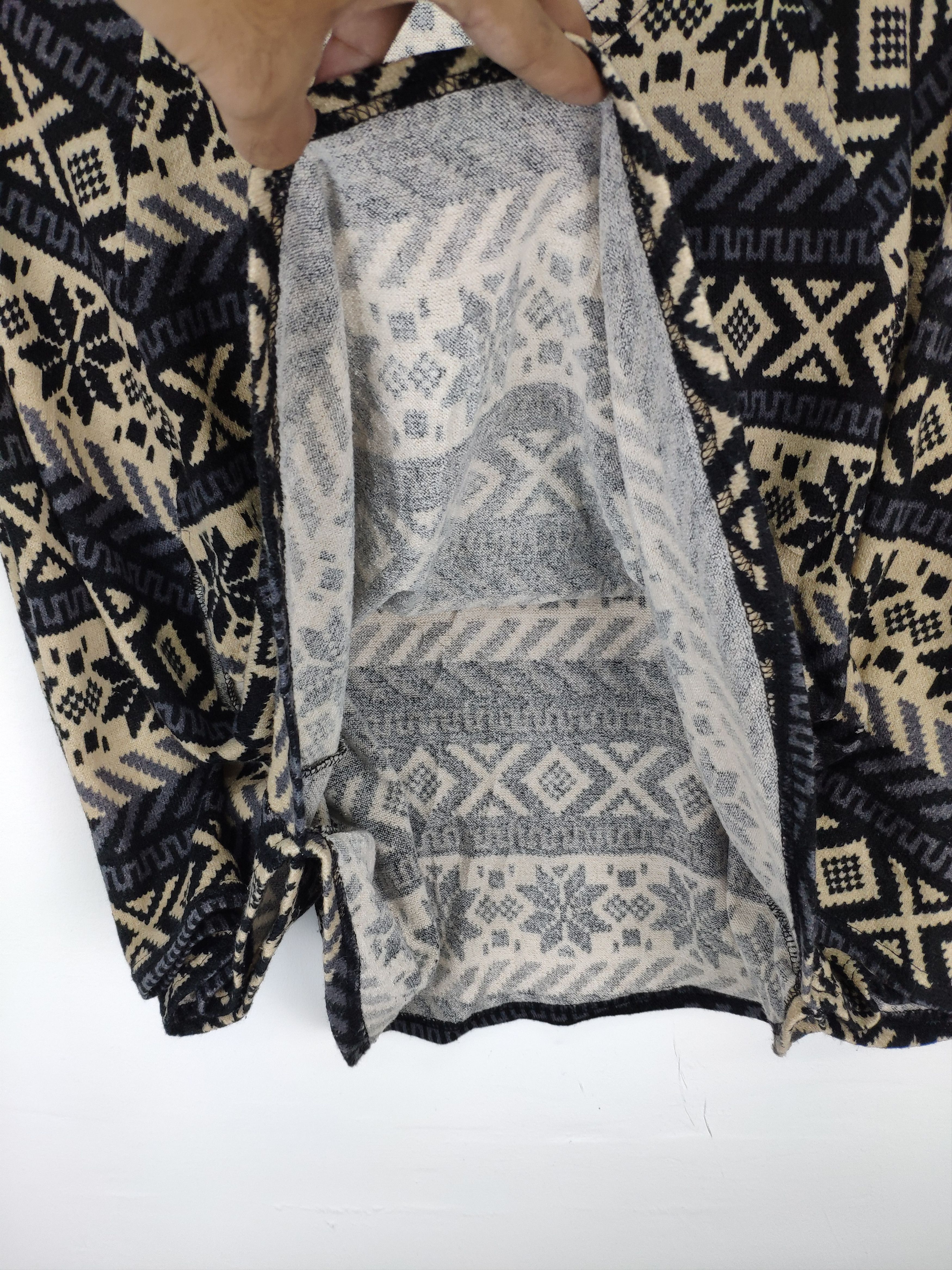 Aran Isles Knitwear × Japanese Brand Vintage Japanese Brand Poncho Native Style Size ONE SIZE - 6 Thumbnail