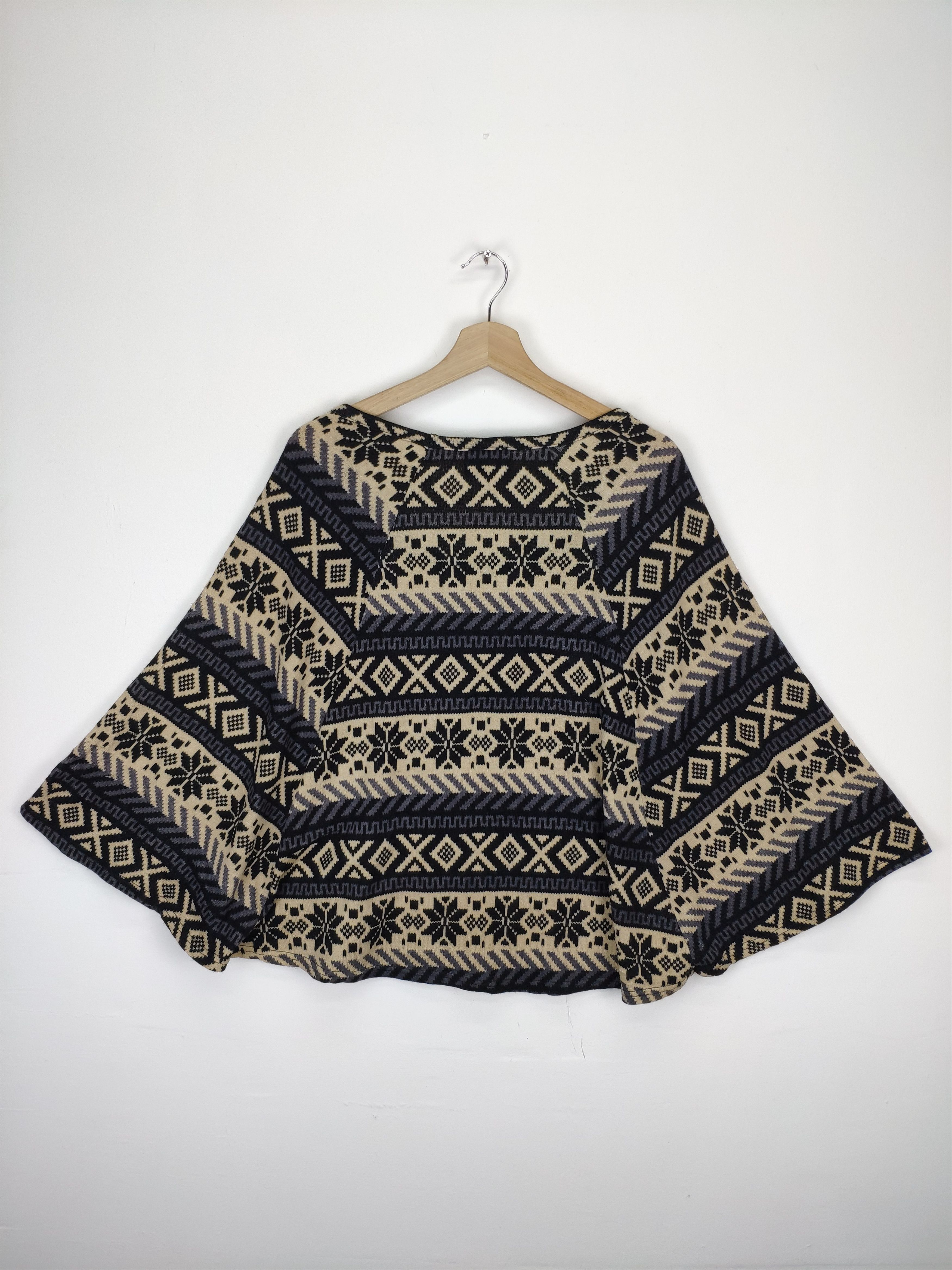 Aran Isles Knitwear × Japanese Brand Vintage Japanese Brand Poncho Native Style Size ONE SIZE - 15 Thumbnail