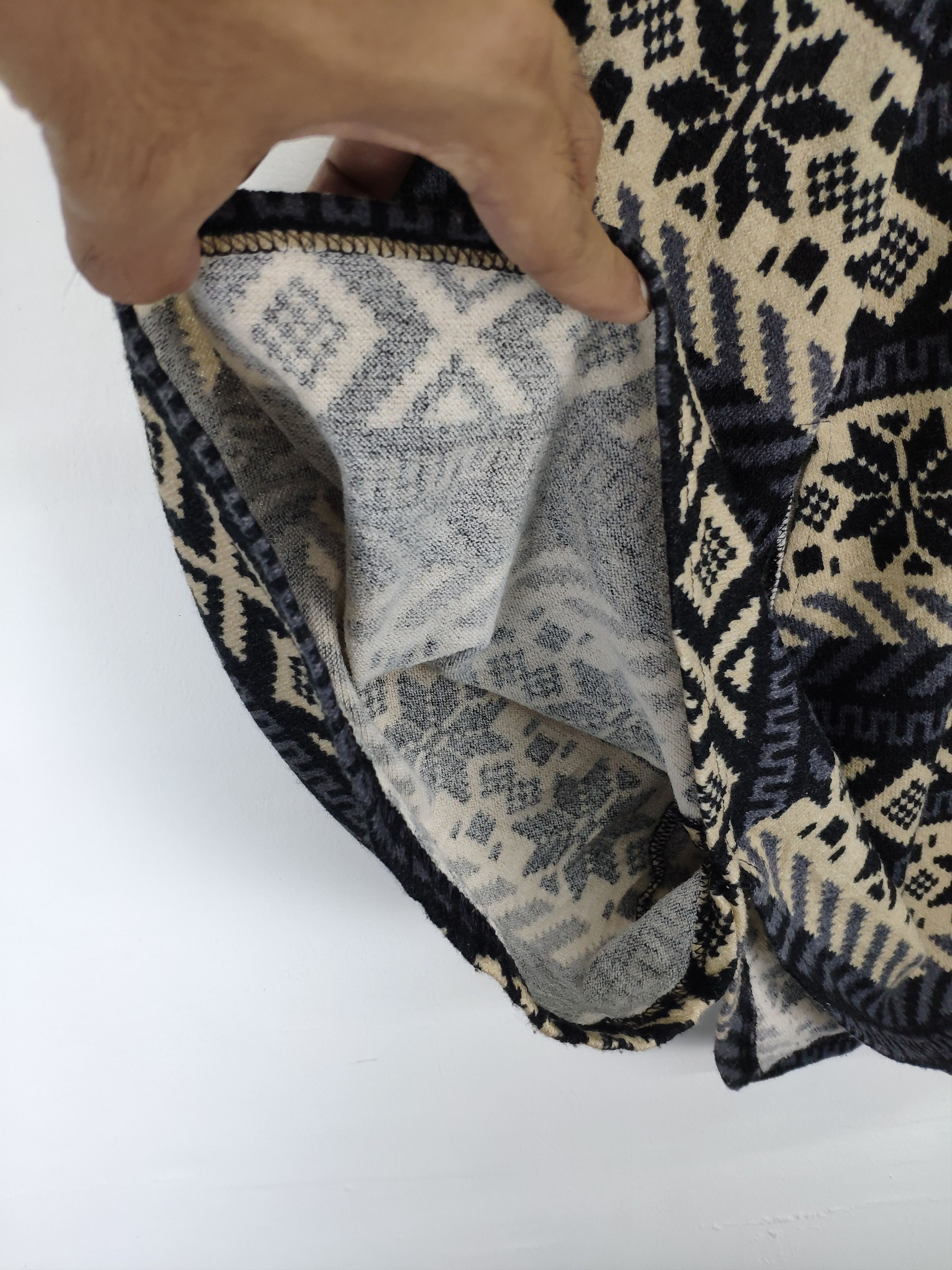 Aran Isles Knitwear × Japanese Brand Vintage Japanese Brand Poncho Native Style Size ONE SIZE - 5 Thumbnail