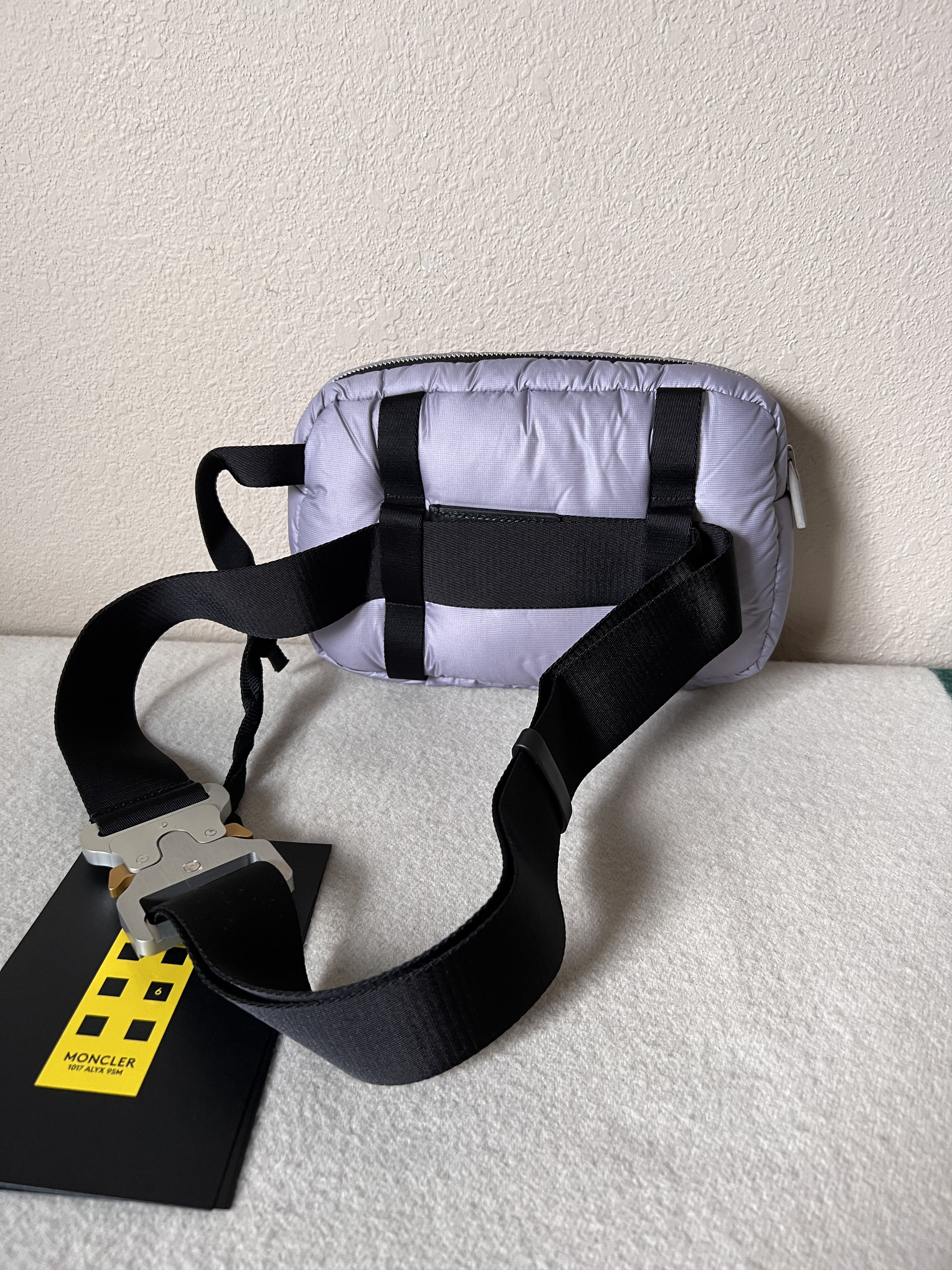 1017 ALYX 9SM × Moncler Genius 6 Moncler 1017 Alyx 9SM Padded Down Belt Bag Size ONE SIZE - 4 Thumbnail