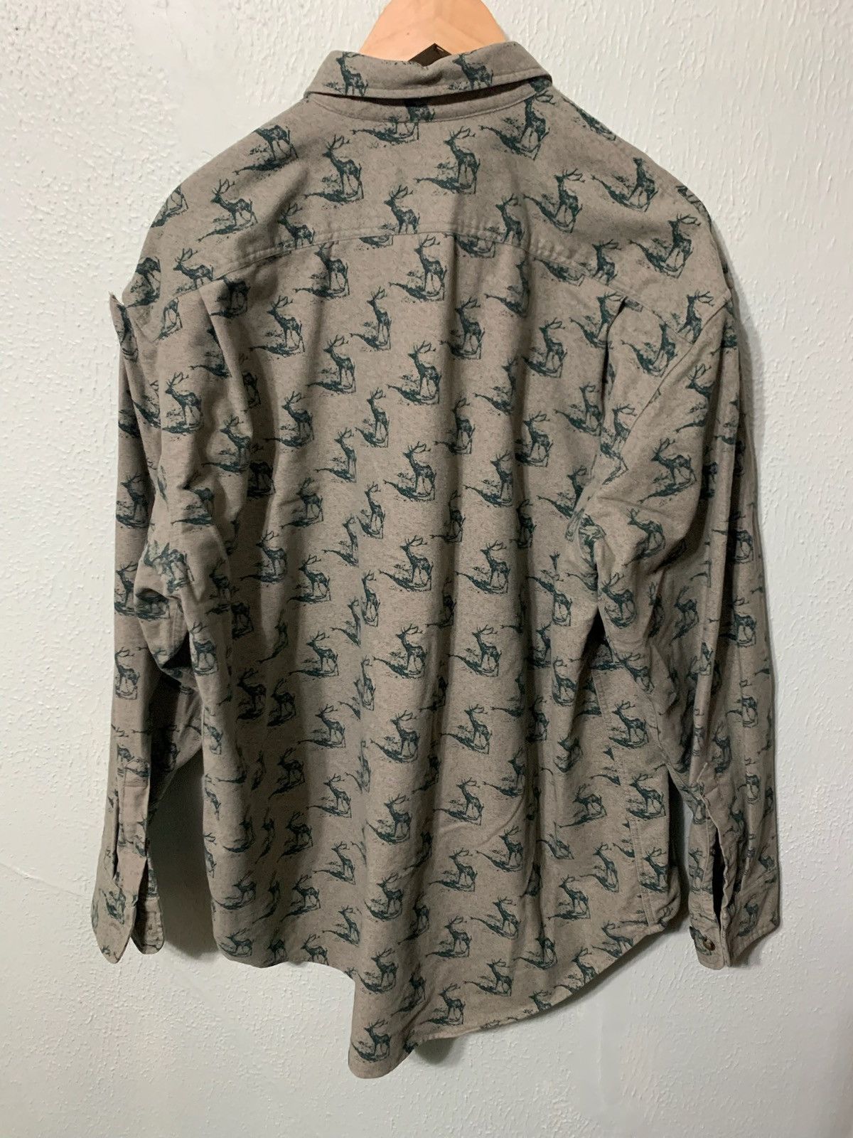 Vintage Vintage Cabelas Deer Overprint Chamois Shirt Size US L / EU 52-54 / 3 - 4 Thumbnail