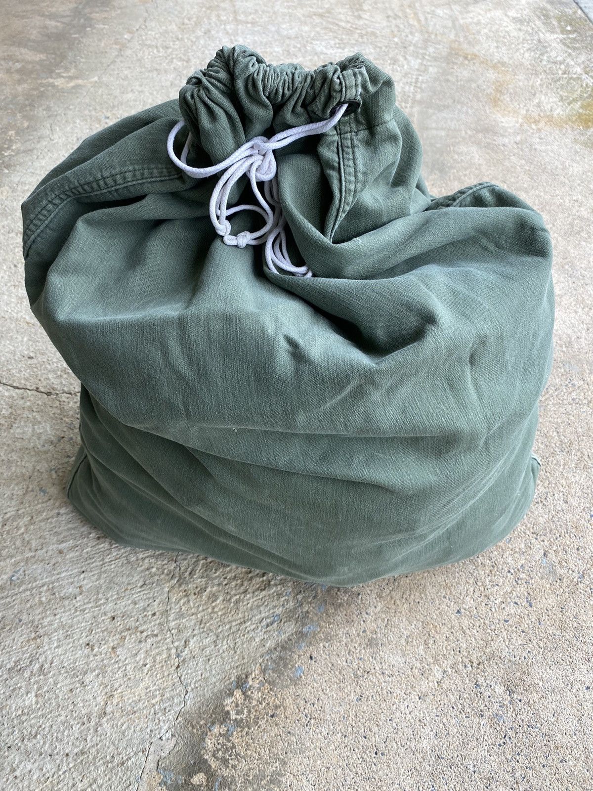 Vintage Vintage US Army Military Laundry Drawstring Bag Size ONE SIZE - 1 Thumbnail
