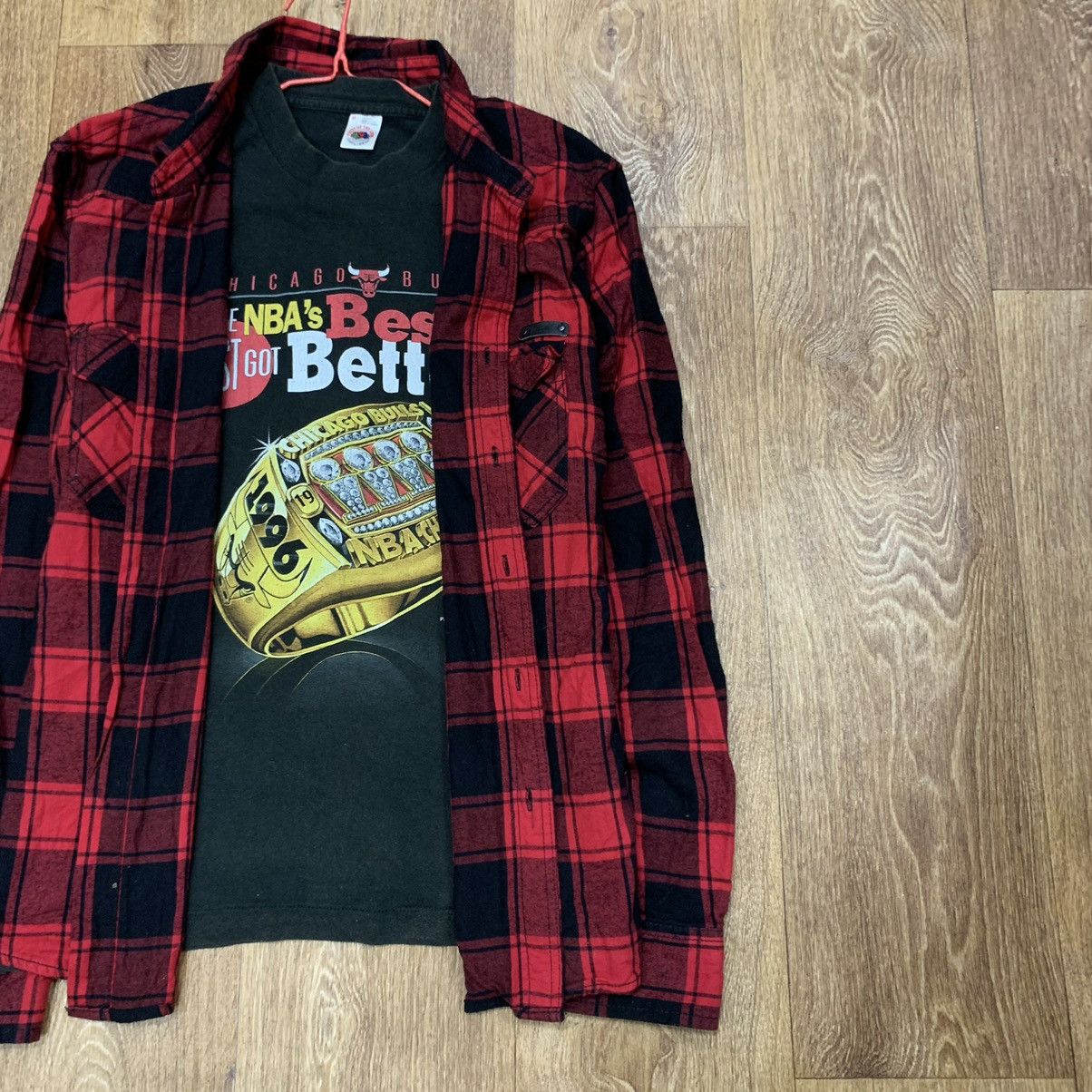 Vintage Vintage 90s NBA Graphic Tee Red Plaid Shirt Skate Cropped L Size US L / EU 52-54 / 3 - 3 Thumbnail