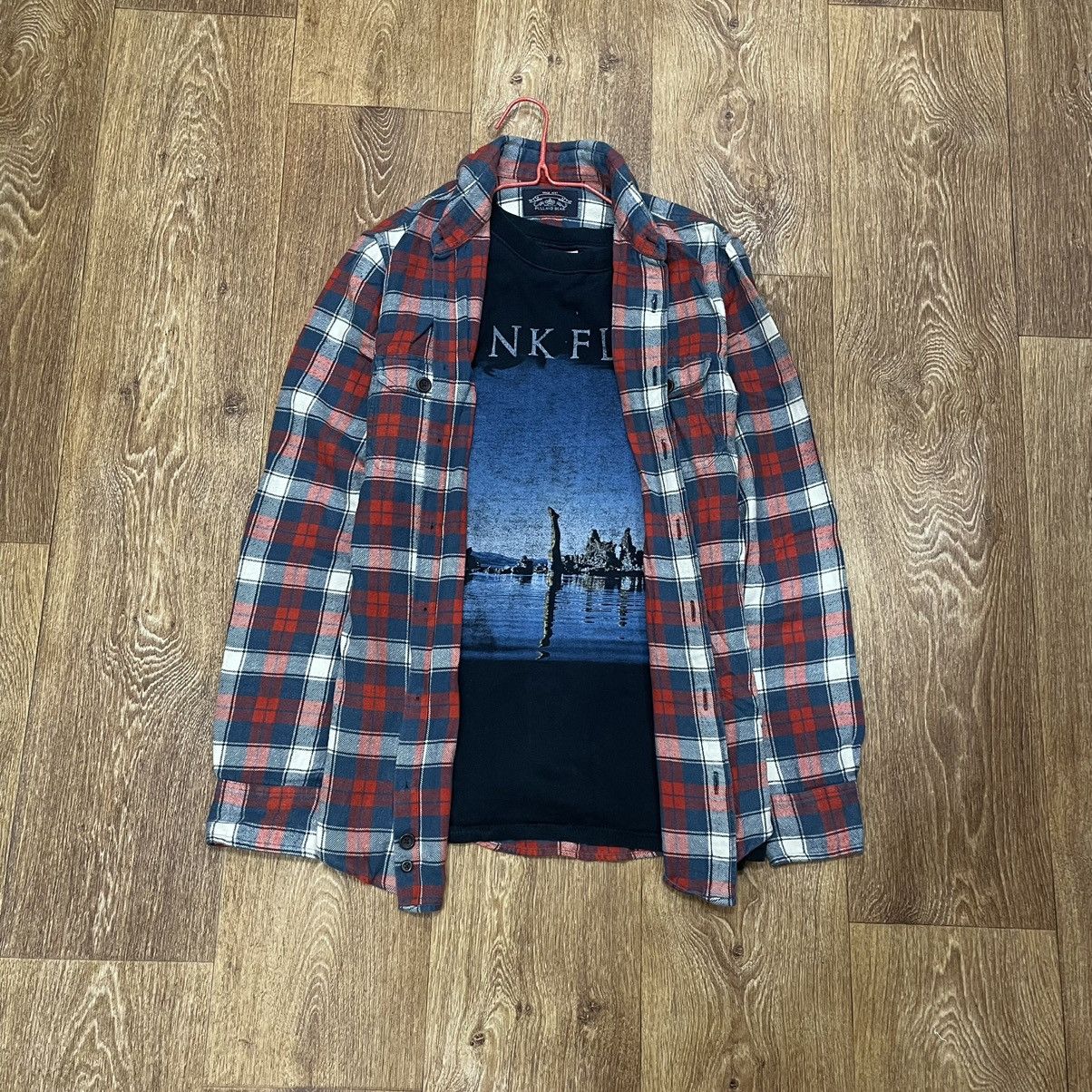 Vintage Vintage Y2K Plaid Shirt Graphic Tee Streetwear Skate Baggy M Size US M / EU 48-50 / 2 - 1 Thumbnail