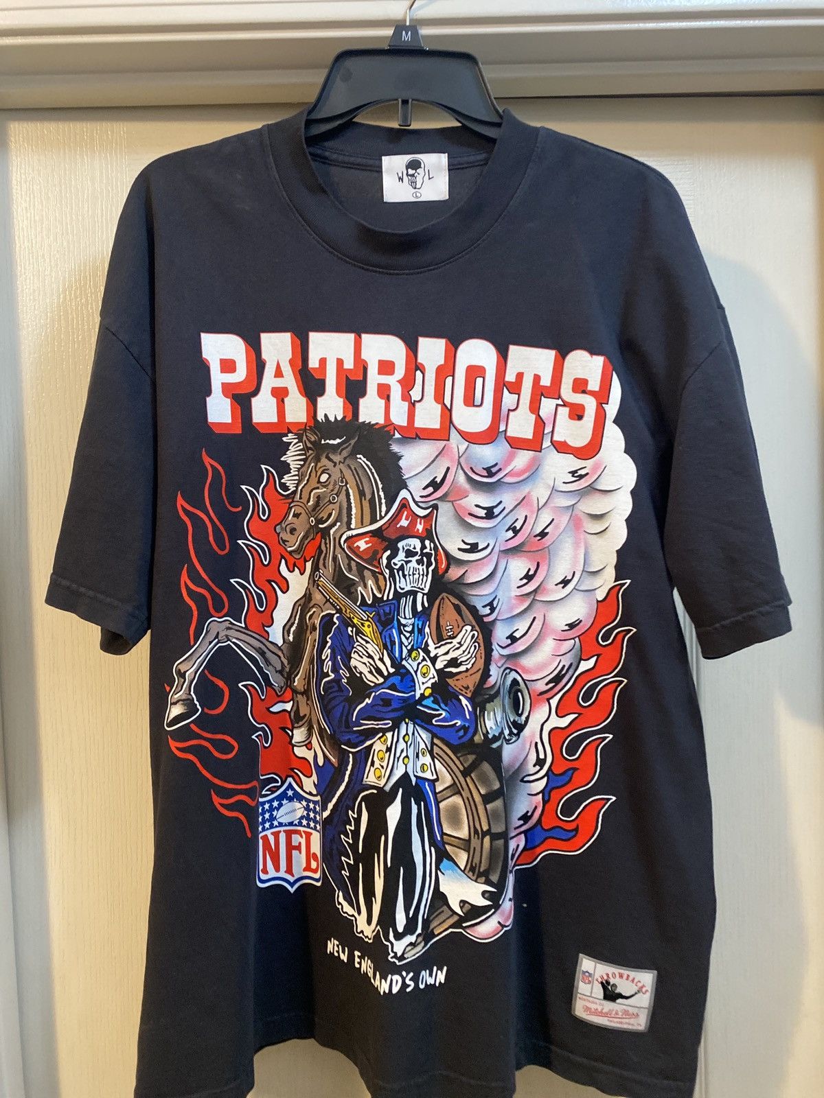 Warren Lotas New England Patriots T shirt Men's size Large