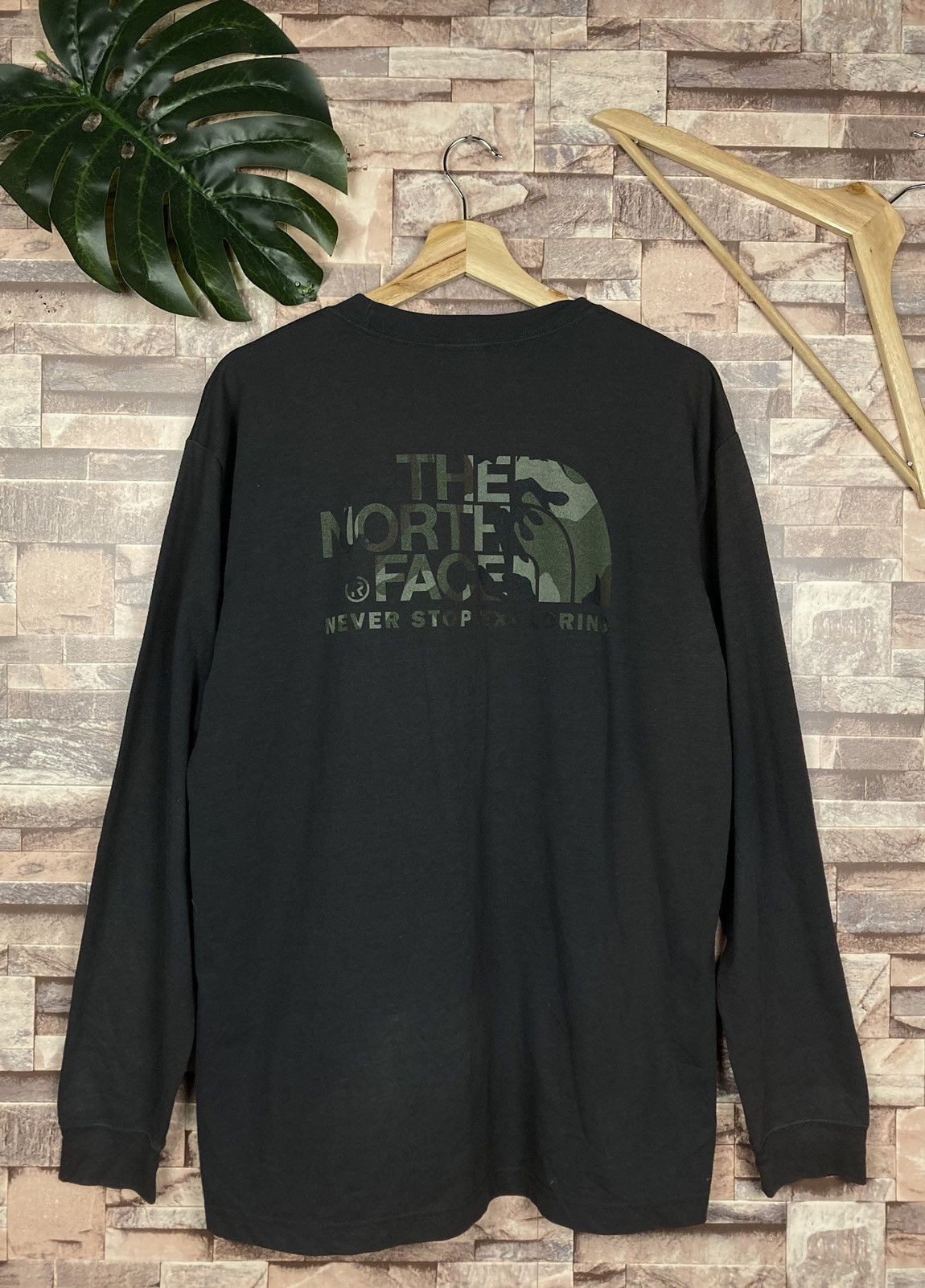 The North Face The North Face Long Sleeve Tee #T18-3 Size US XL / EU 56 / 4 - 1 Thumbnail