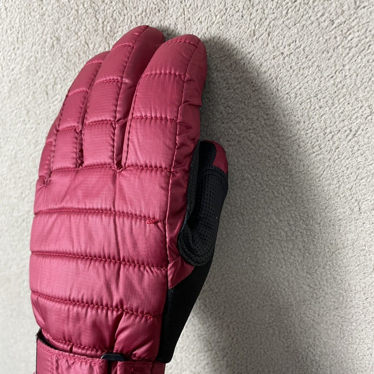 Carhartt Carhartt Ruby Red Puffer Gloves Size ONE SIZE - 4 Thumbnail
