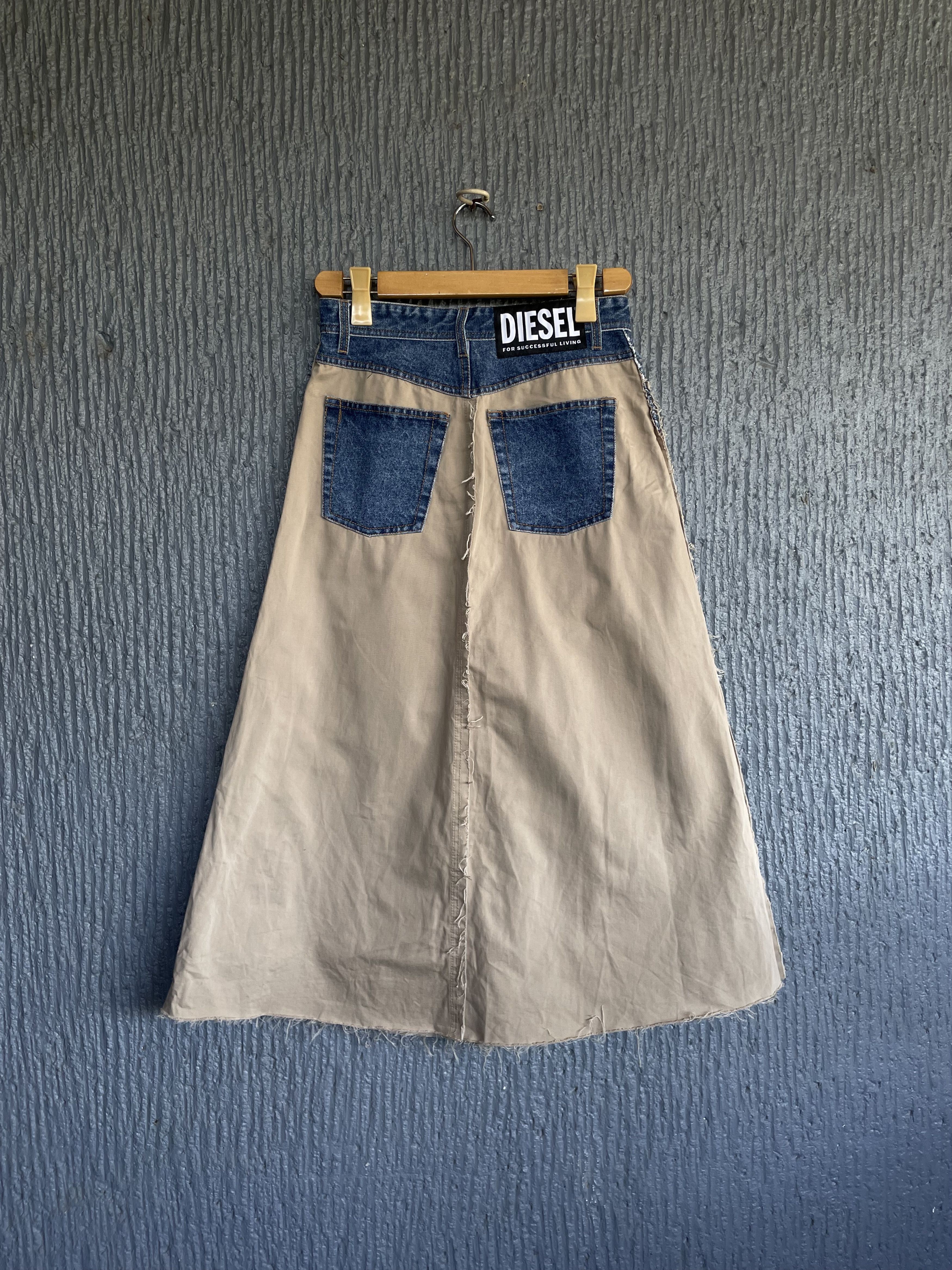 Diesel Diesel Midi Skirt Hybrid Denim-Khaki raw cuts Size 26" / US 2 / IT 38 - 7 Thumbnail
