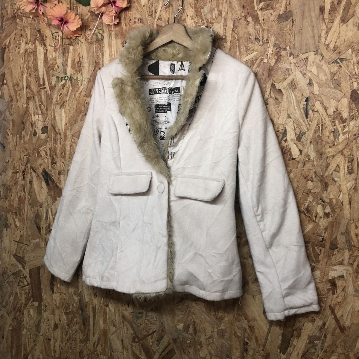 Japanese Brand FULL FUR AND FULLPRINT COLAR INPIRED LV Size S / US 4 / IT 40 - 4 Thumbnail