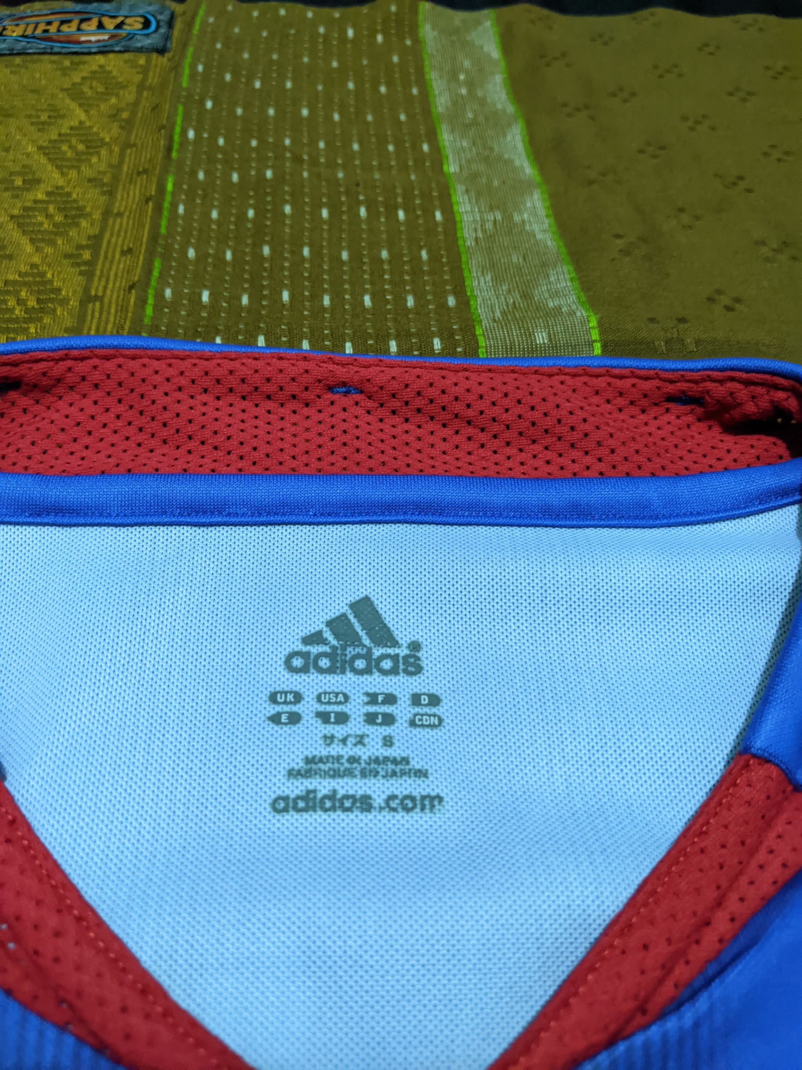 Adidas Japan 2004-2005 home Jersey football shirt Size US S / EU 44-46 / 1 - 3 Thumbnail