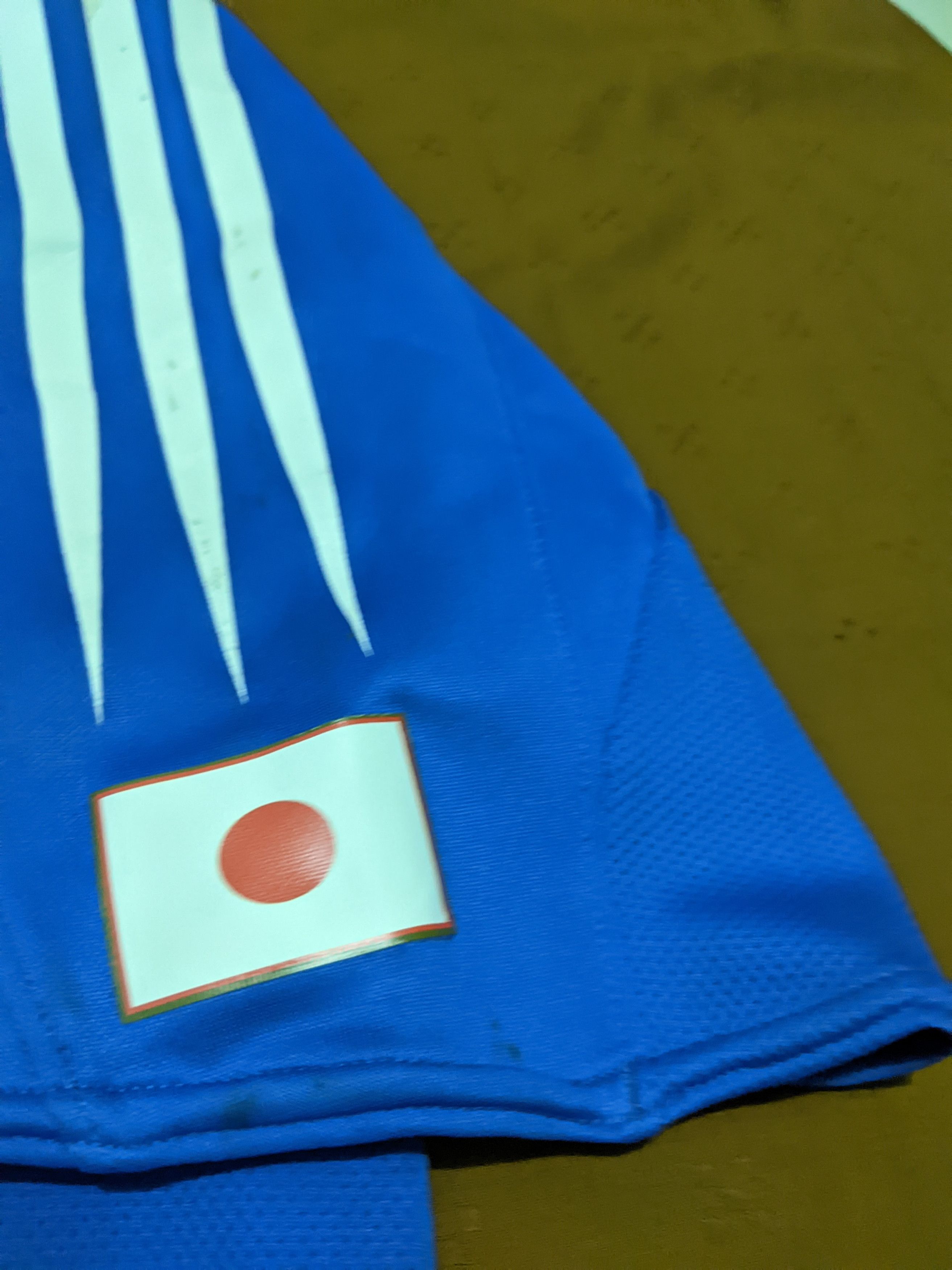 Adidas Japan 2004-2005 home Jersey football shirt Size US S / EU 44-46 / 1 - 6 Thumbnail