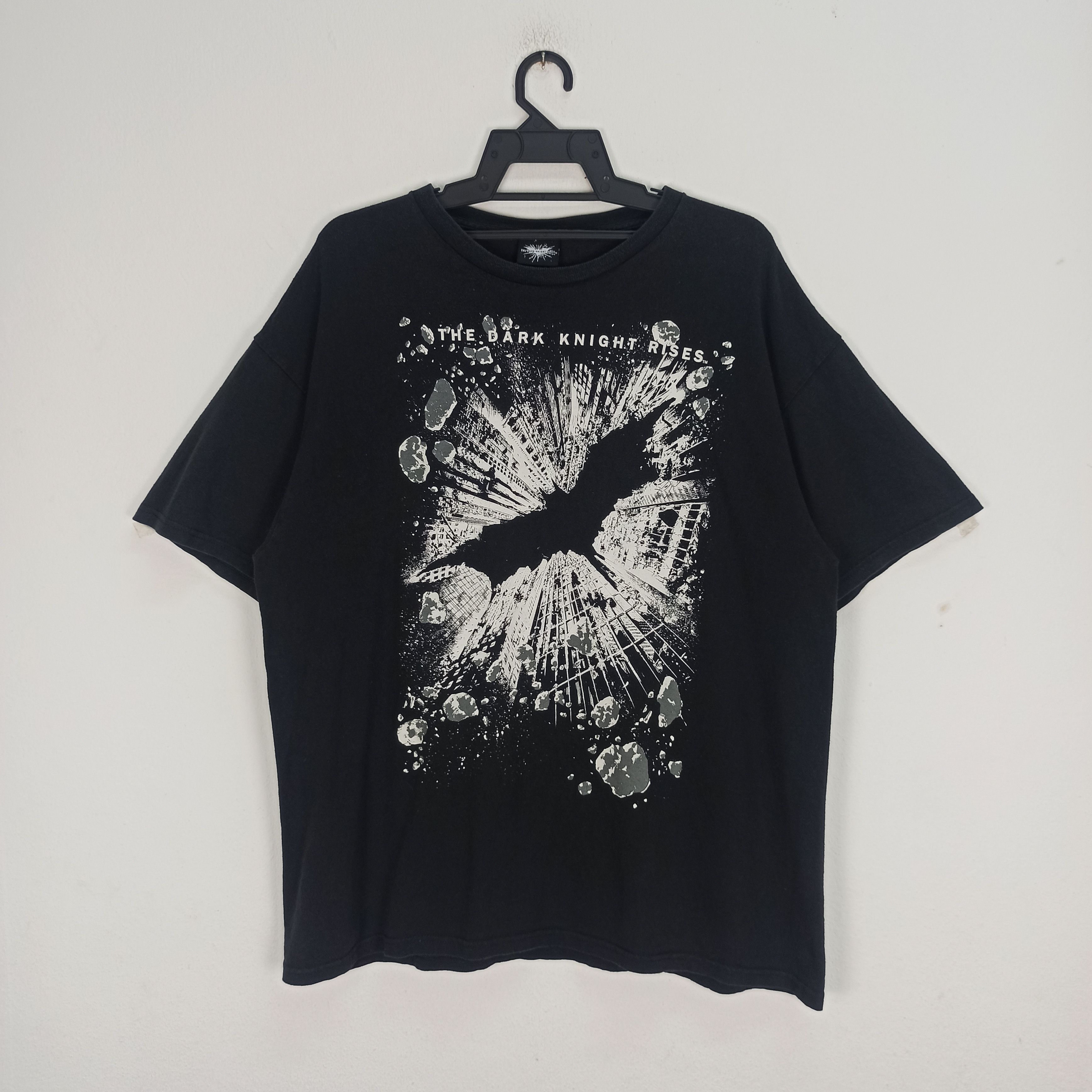 DC Comics Vintage Batman The Dark Knight Rises Promo Movie Tshirt Size US XL / EU 56 / 4 - 1 Thumbnail