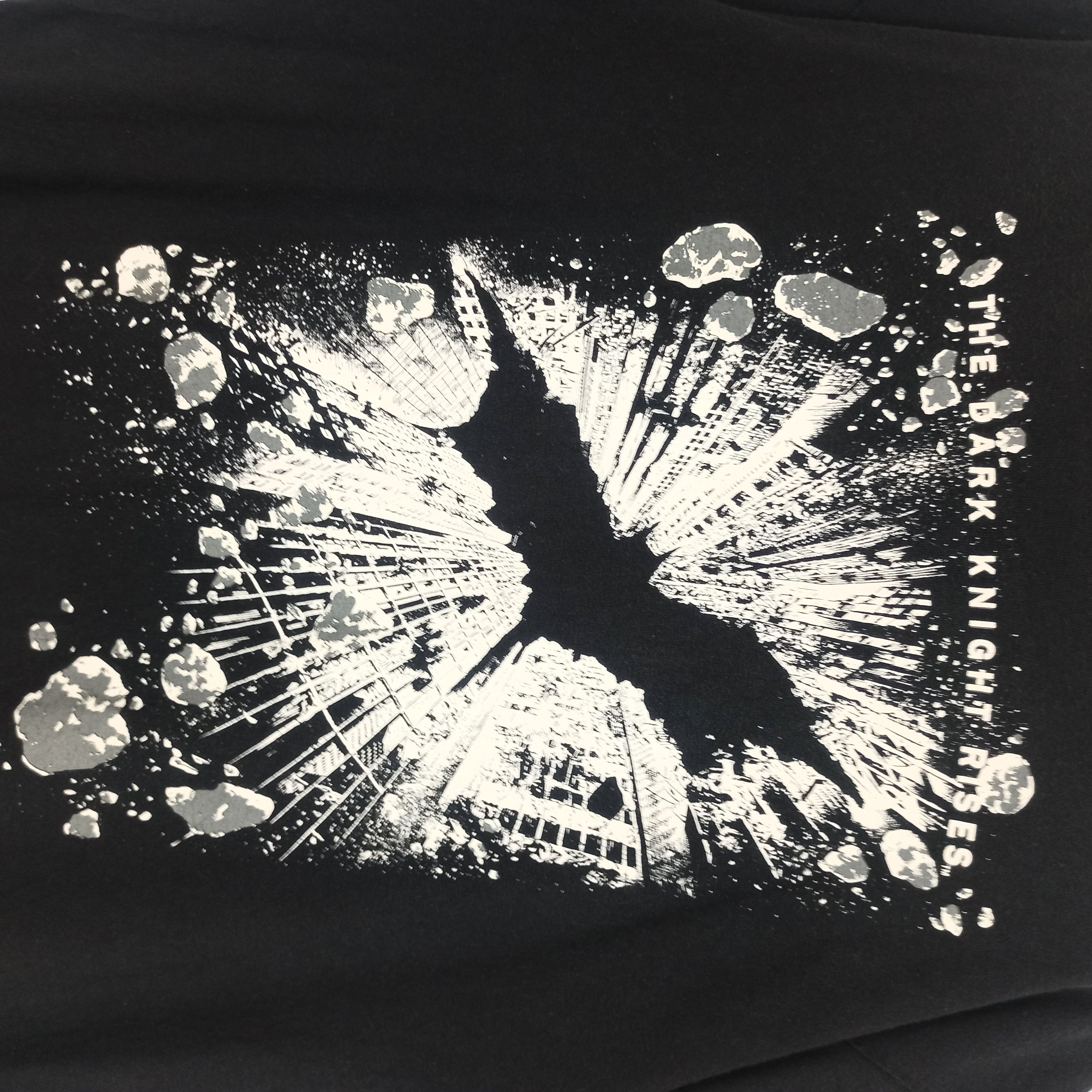 DC Comics Vintage Batman The Dark Knight Rises Promo Movie Tshirt Size US XL / EU 56 / 4 - 2 Thumbnail