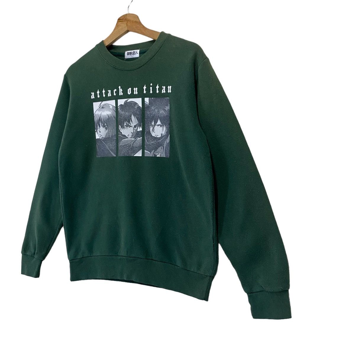 Anime × Vintage Vintage Attack On Titan Big Logo Crewneck Sweathirt Size M Size US M / EU 48-50 / 2 - 3 Thumbnail