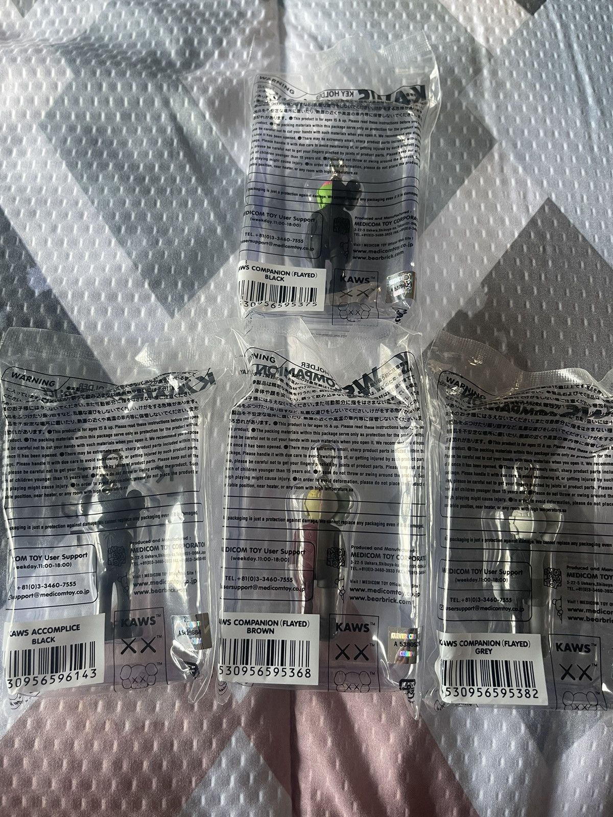 Kaws × Medicom Toy Kaws key holder’s Size ONE SIZE - 6 Thumbnail