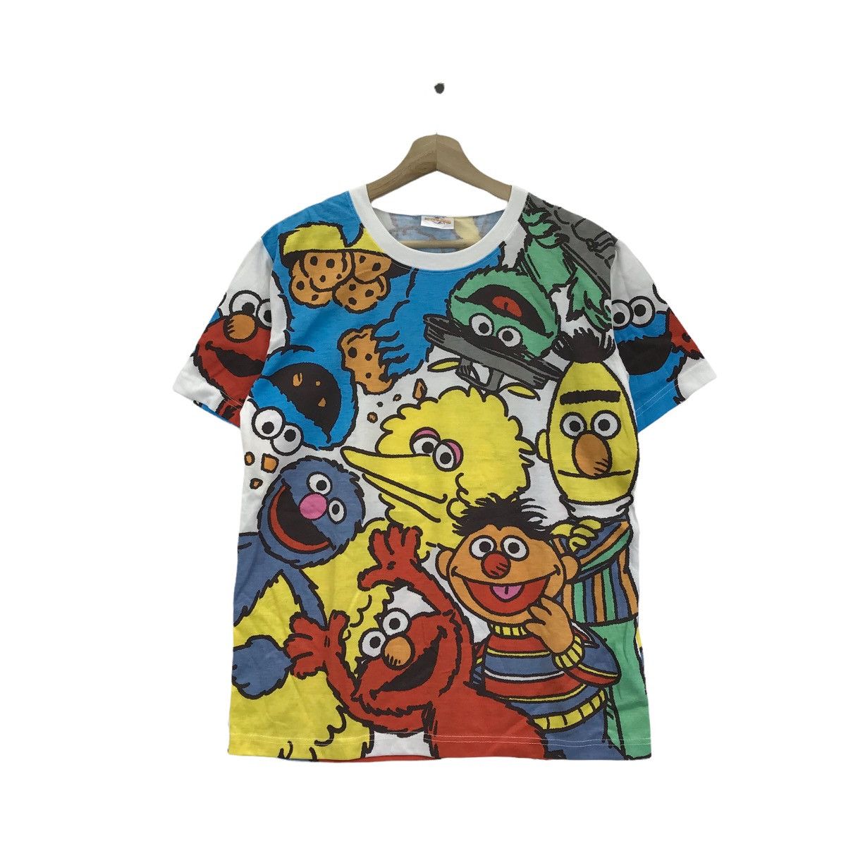 Vtg 90’ SESAME STREET CARTOON All Over Print Tee Shirt