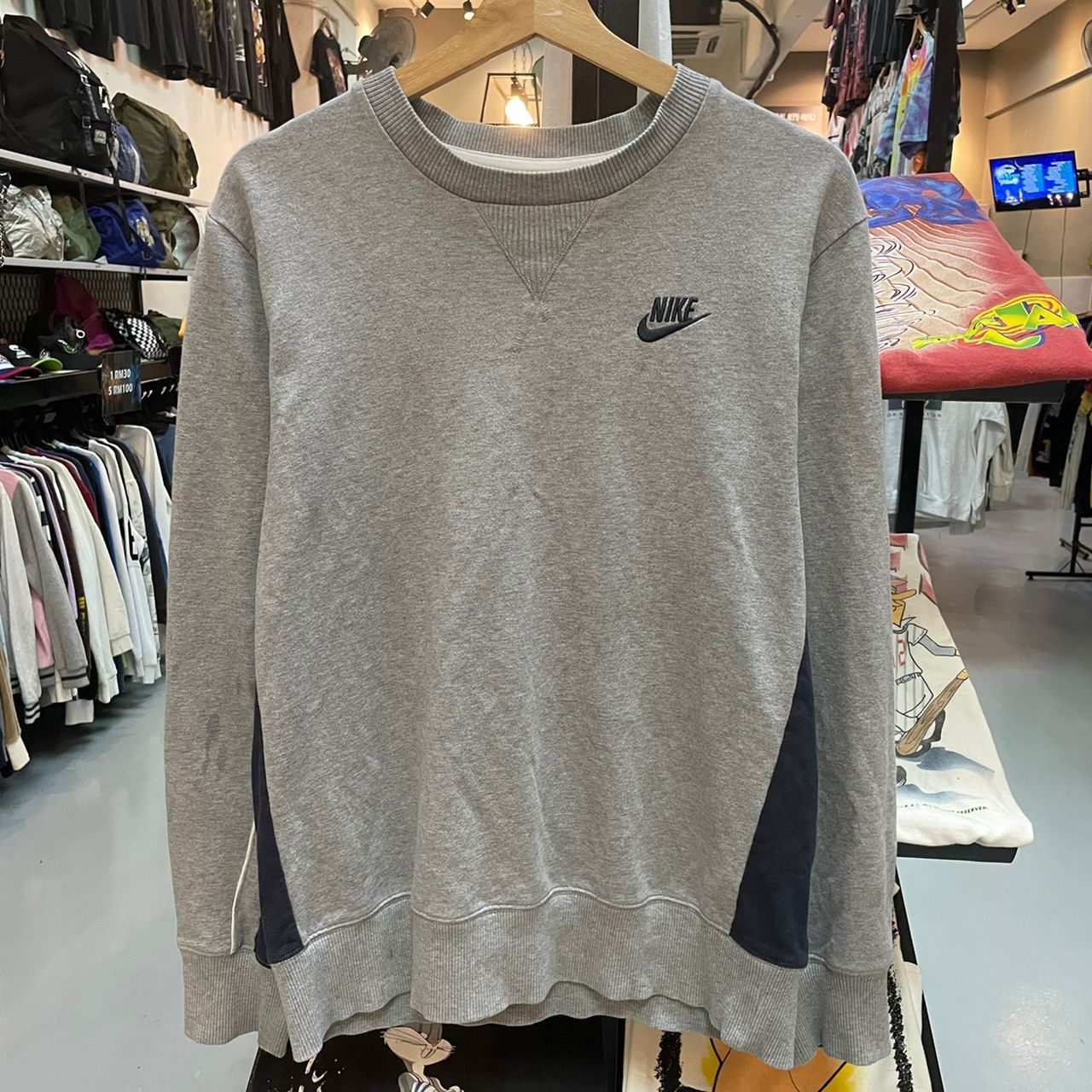 Vintage 90’s Sweatshirt Nike Small Logo