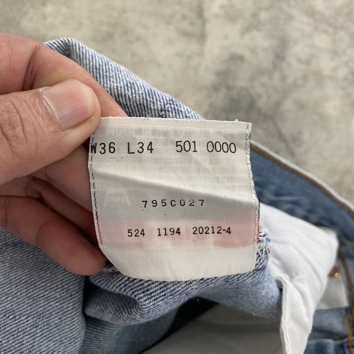 Levi's VTG 90’s Levis 501 Light Blue Distressed Jeans Size US 34 / EU 50 - 20 Thumbnail
