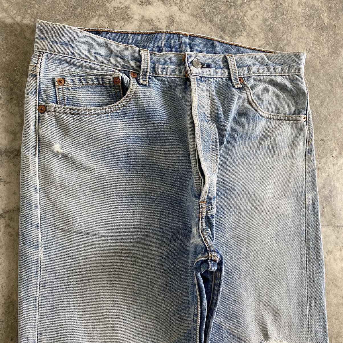 Levi's VTG 90’s Levis 501 Light Blue Distressed Jeans Size US 34 / EU 50 - 8 Thumbnail