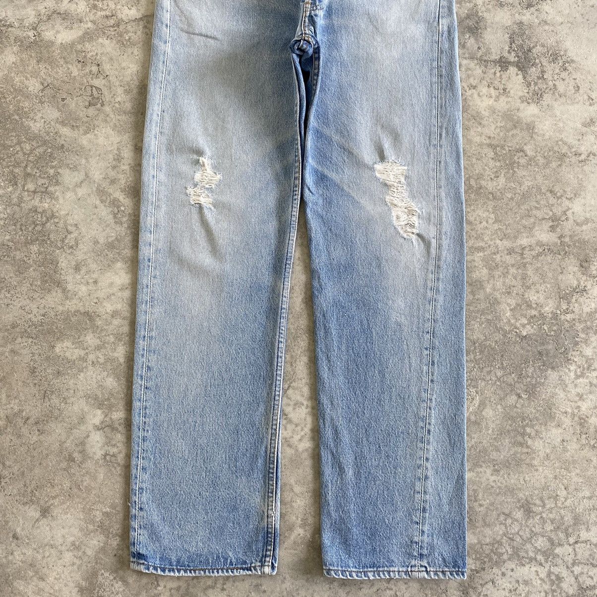 Levi's VTG 90’s Levis 501 Light Blue Distressed Jeans Size US 34 / EU 50 - 4 Thumbnail